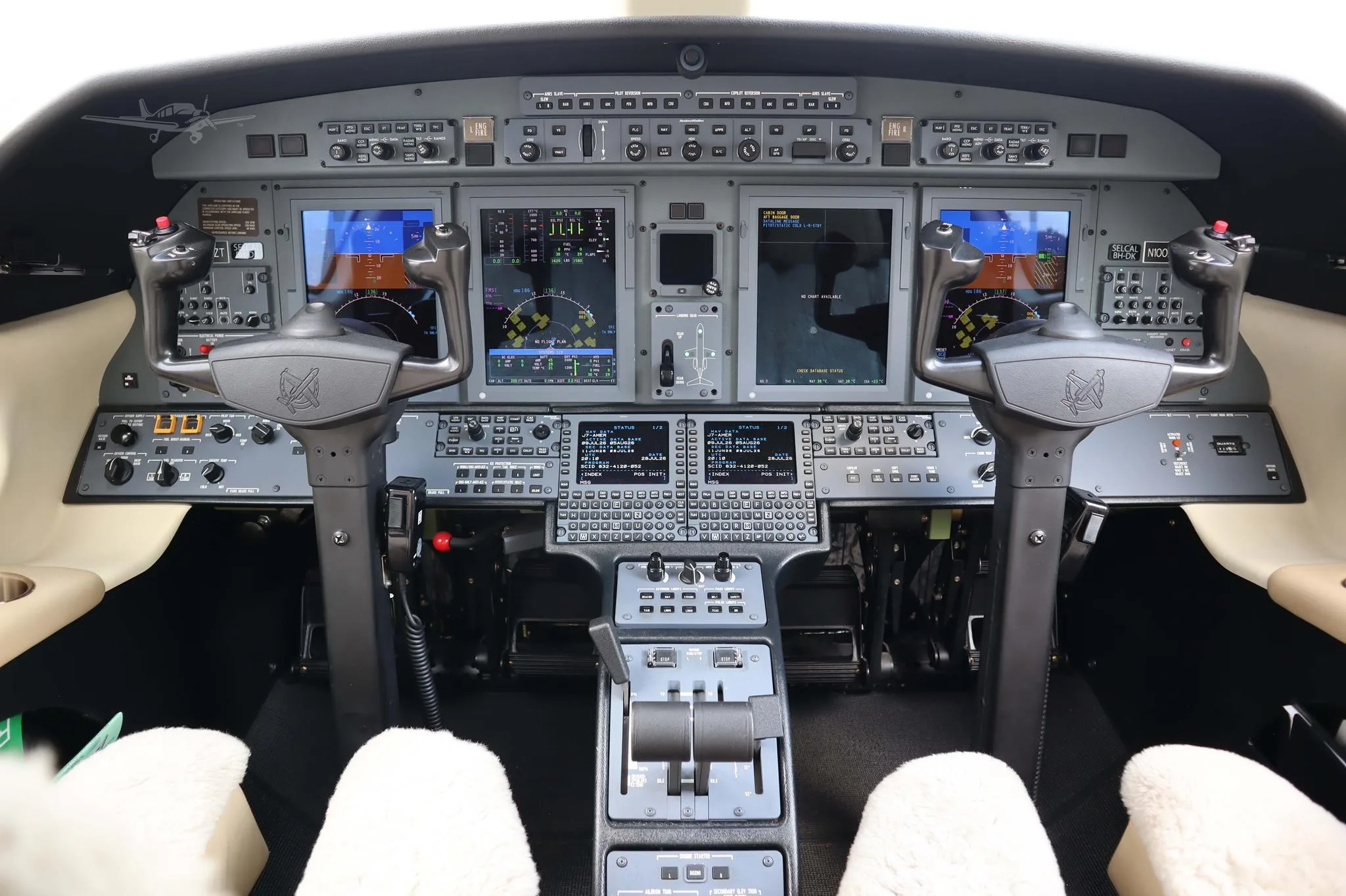 Cockpit and instrument panel of a 2022 CESSNA CITATION CJ4 GEN 2.