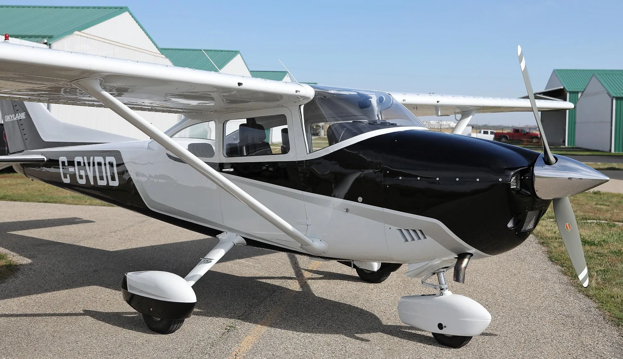 Exterior view of a 1974 CESSNA 182P SKYLANE, C-GVDD.
