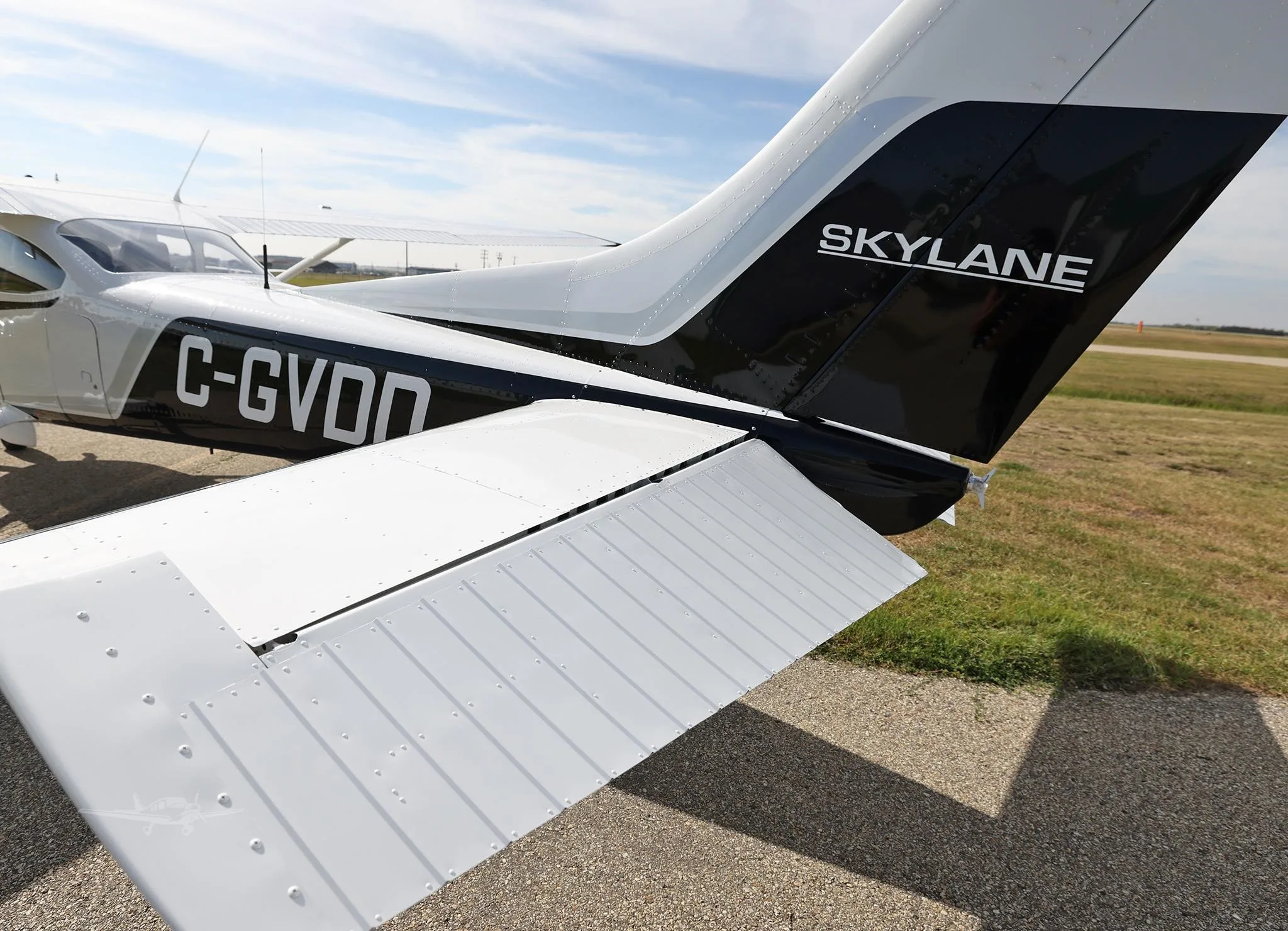 Exterior view of a 1974 CESSNA 182P SKYLANE, C-GVDD.