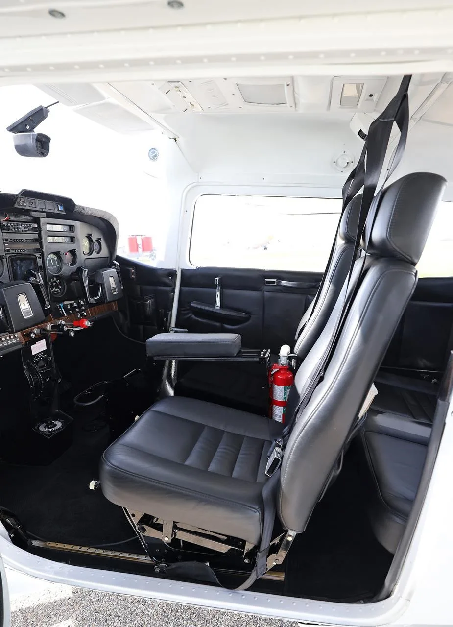 Cabin interior of a 1974 CESSNA 182P SKYLANE.
