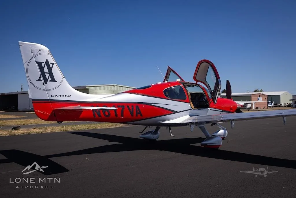 Exterior view of a 2016 CIRRUS SR22-G5 TURBO, N617VA.