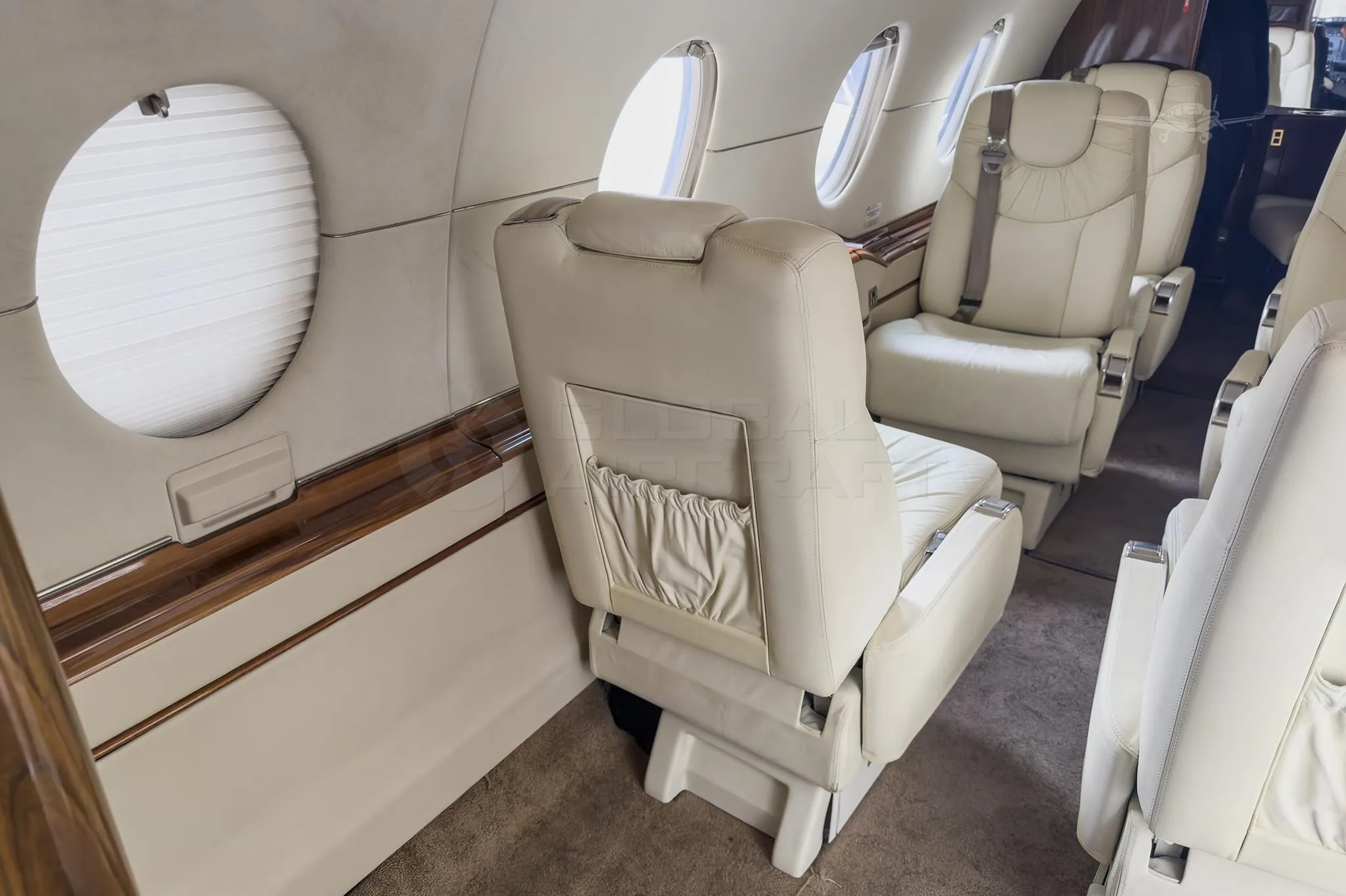 Cabin interior of a 2007 HAWKER 400XP.