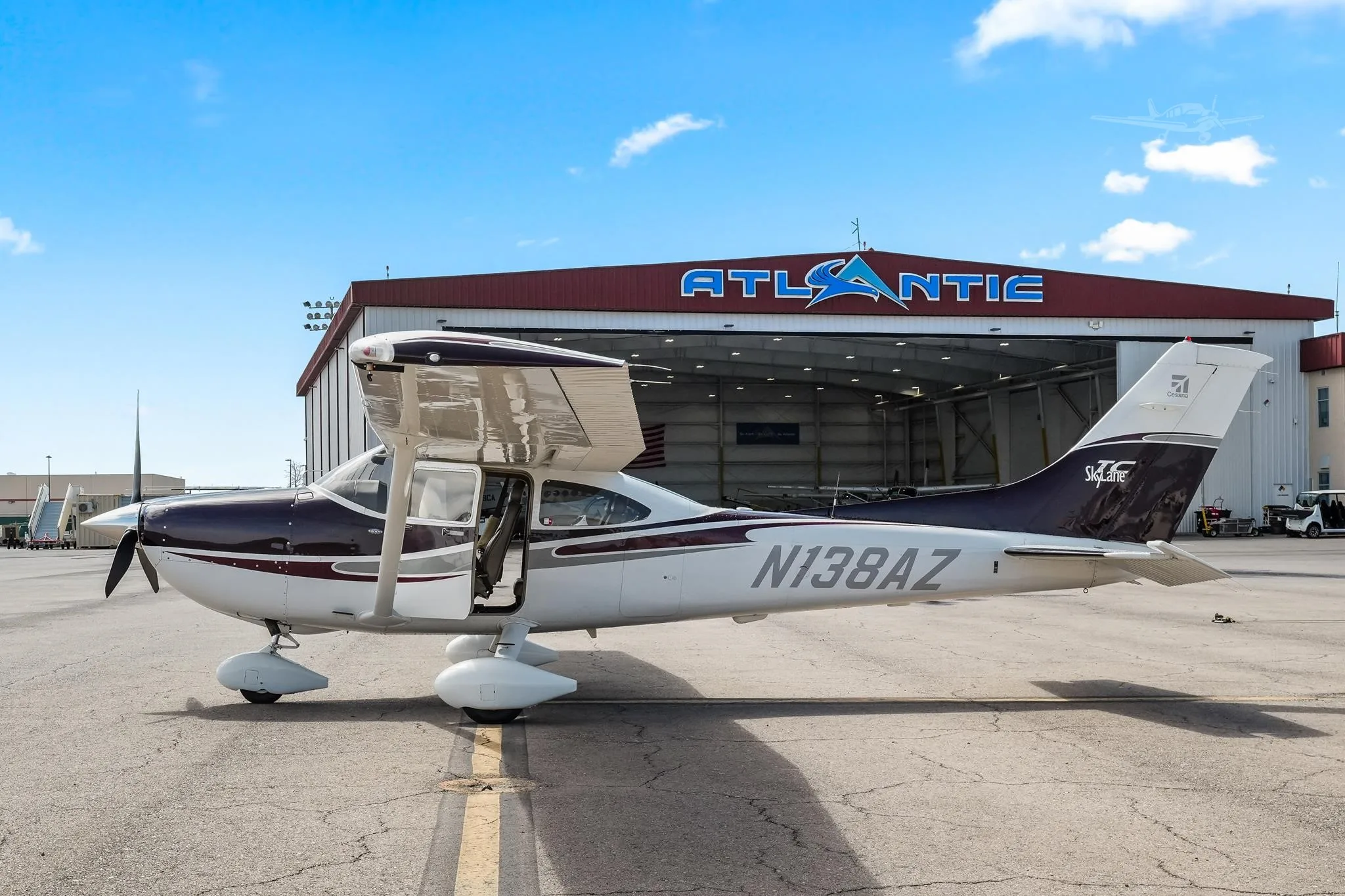 Exterior view of a 2004 CESSNA TURBO 182T SKYLANE, N138AZ.