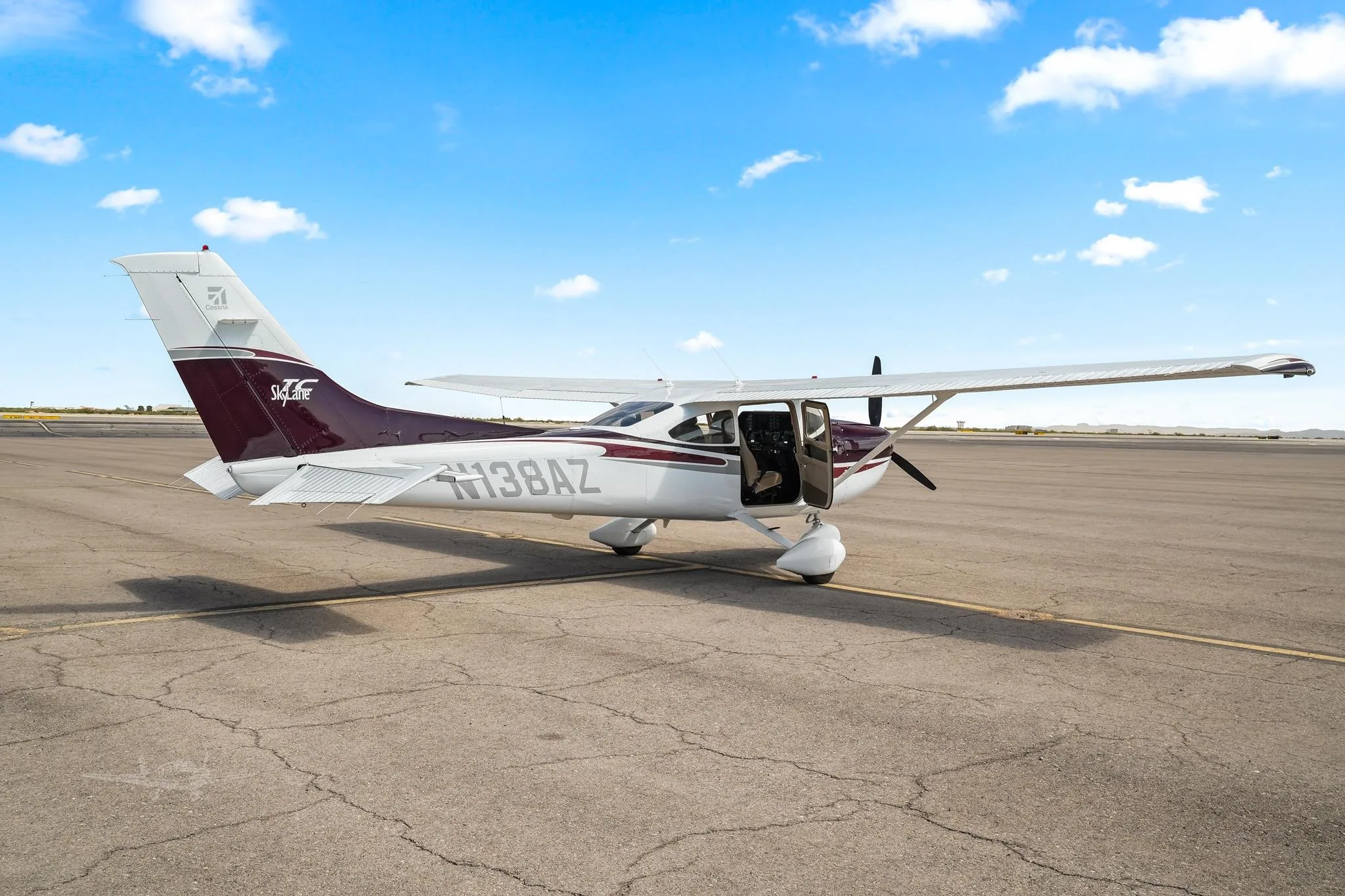 Exterior view of a 2004 CESSNA TURBO 182T SKYLANE, N138AZ.