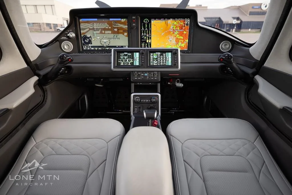 Cockpit and instrument panel of a 2024 CIRRUS SR22-G7 TURBO.