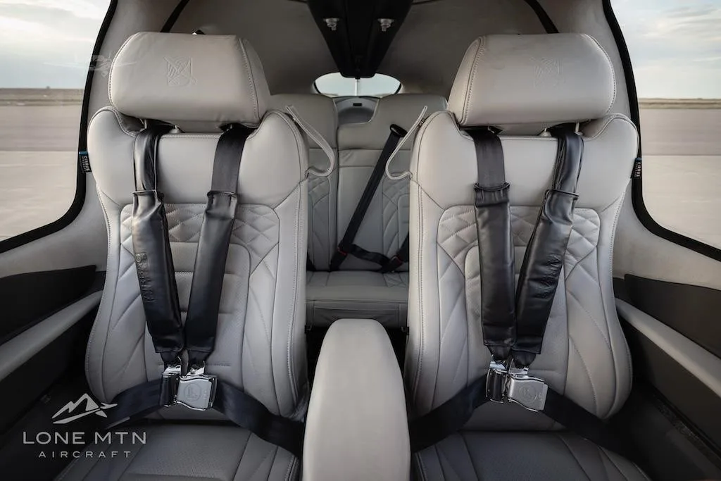 Cabin interior of a 2024 CIRRUS SR22-G7 TURBO.