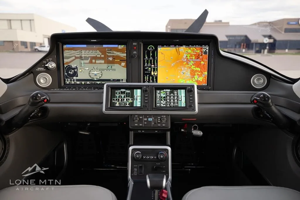 Cockpit and instrument panel of a 2024 CIRRUS SR22-G7 TURBO.