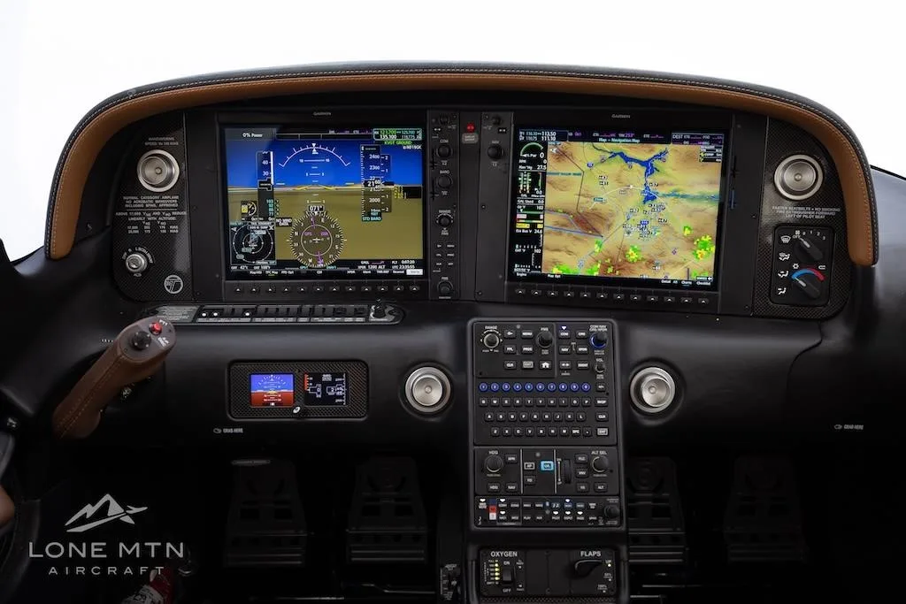 Avionics suite of a 2021 CIRRUS SR22-G6 TURBO.