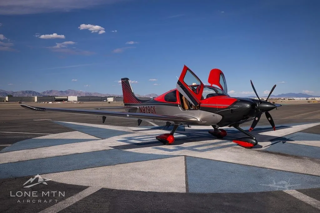 Exterior view of a 2021 CIRRUS SR22-G6 TURBO, N919GK.