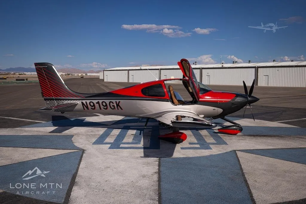 Exterior view of a 2021 CIRRUS SR22-G6 TURBO, N919GK.