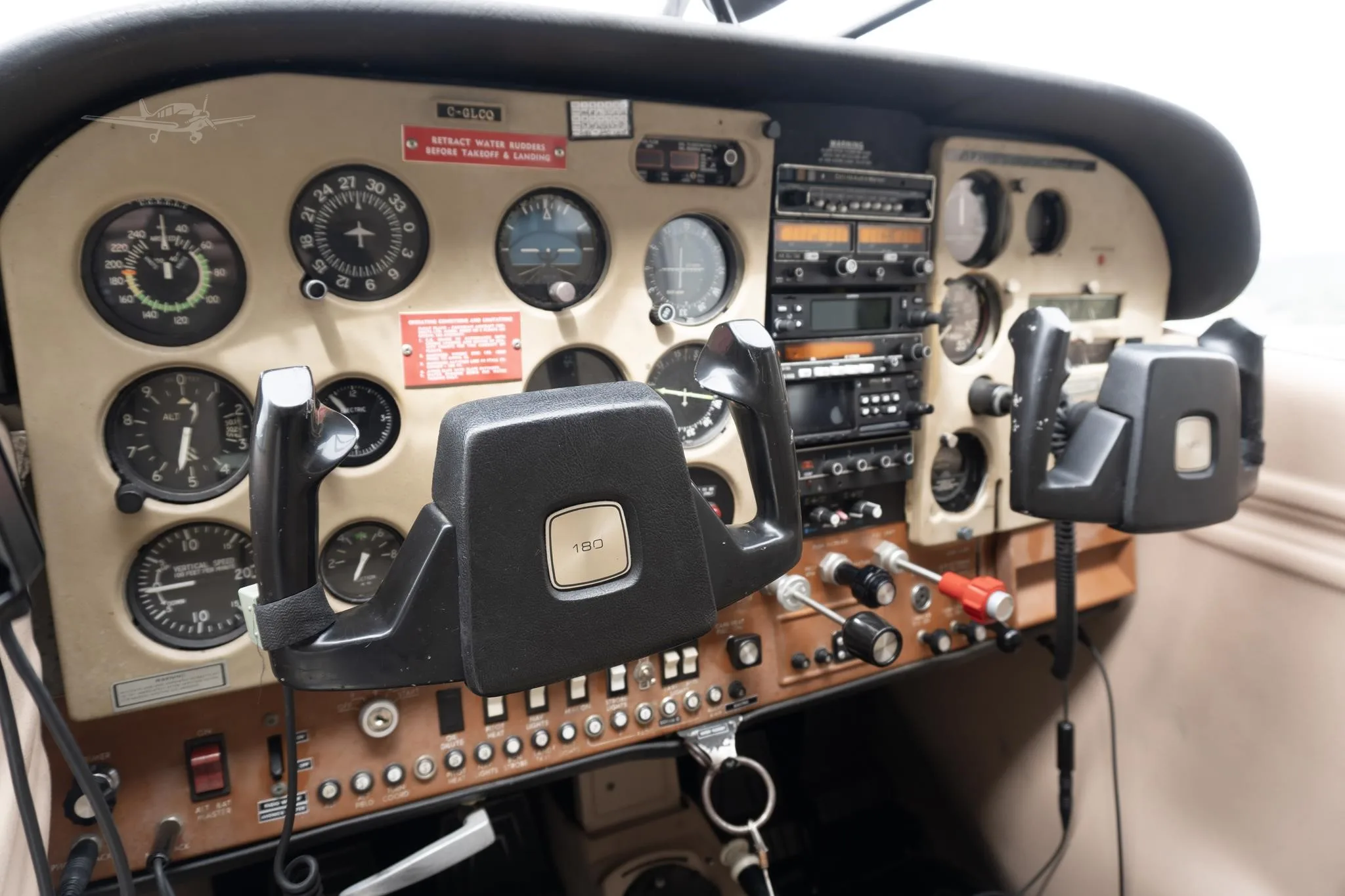 Cockpit and instrument panel of a 1974 CESSNA 180J.