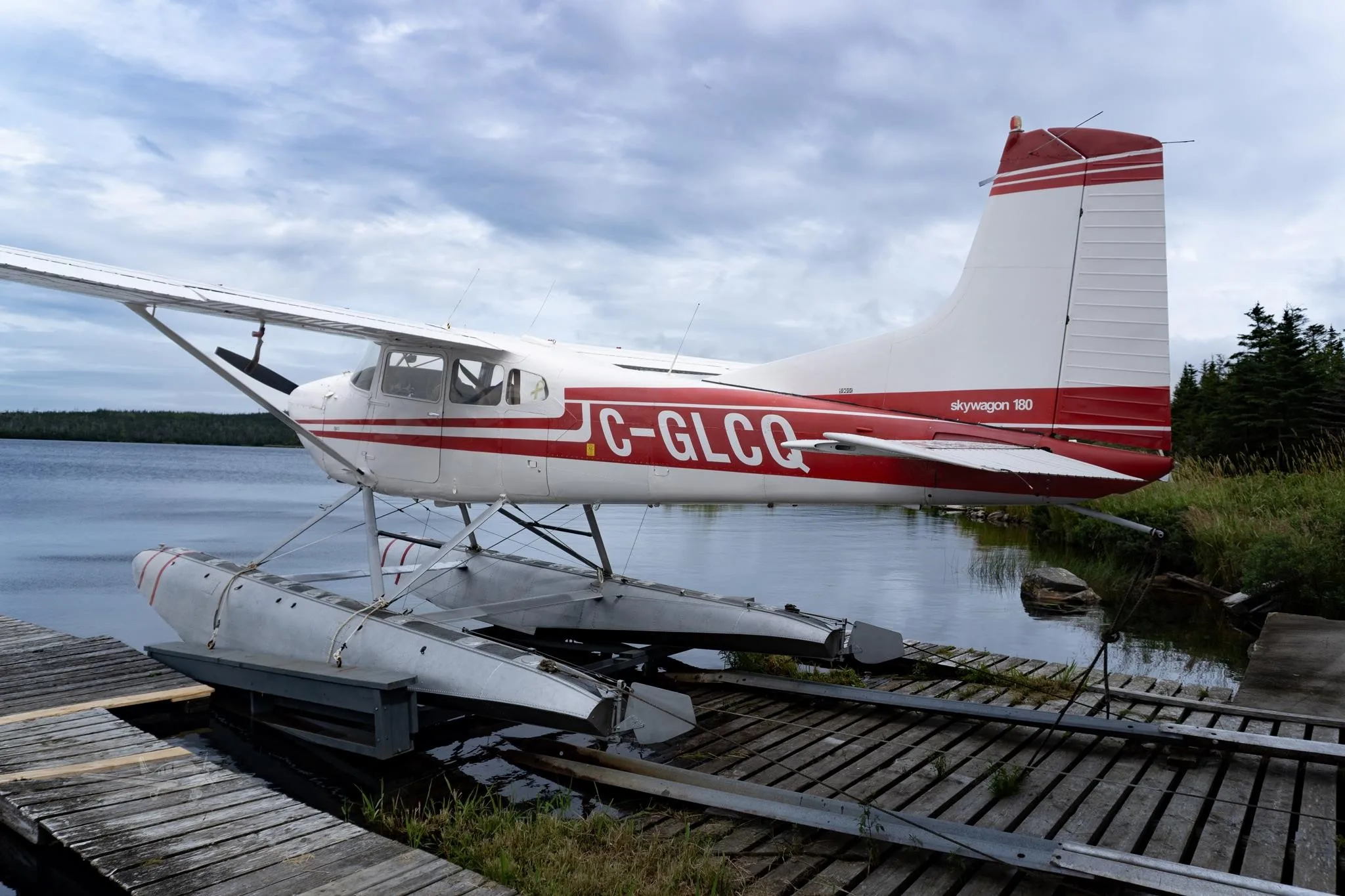 Exterior view of a 1974 CESSNA 180J, C-GLCQ.