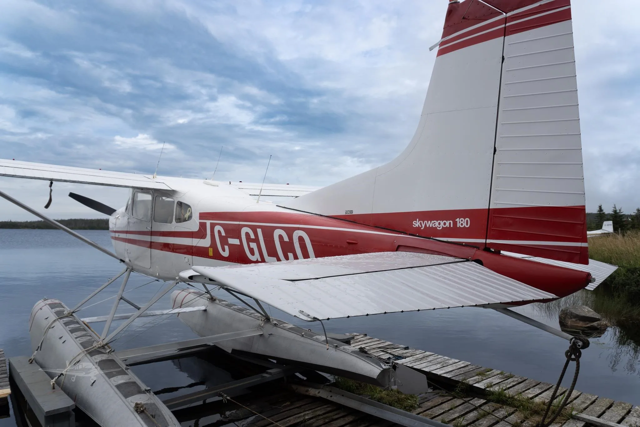 Exterior view of a 1974 CESSNA 180J, C-GLCQ.