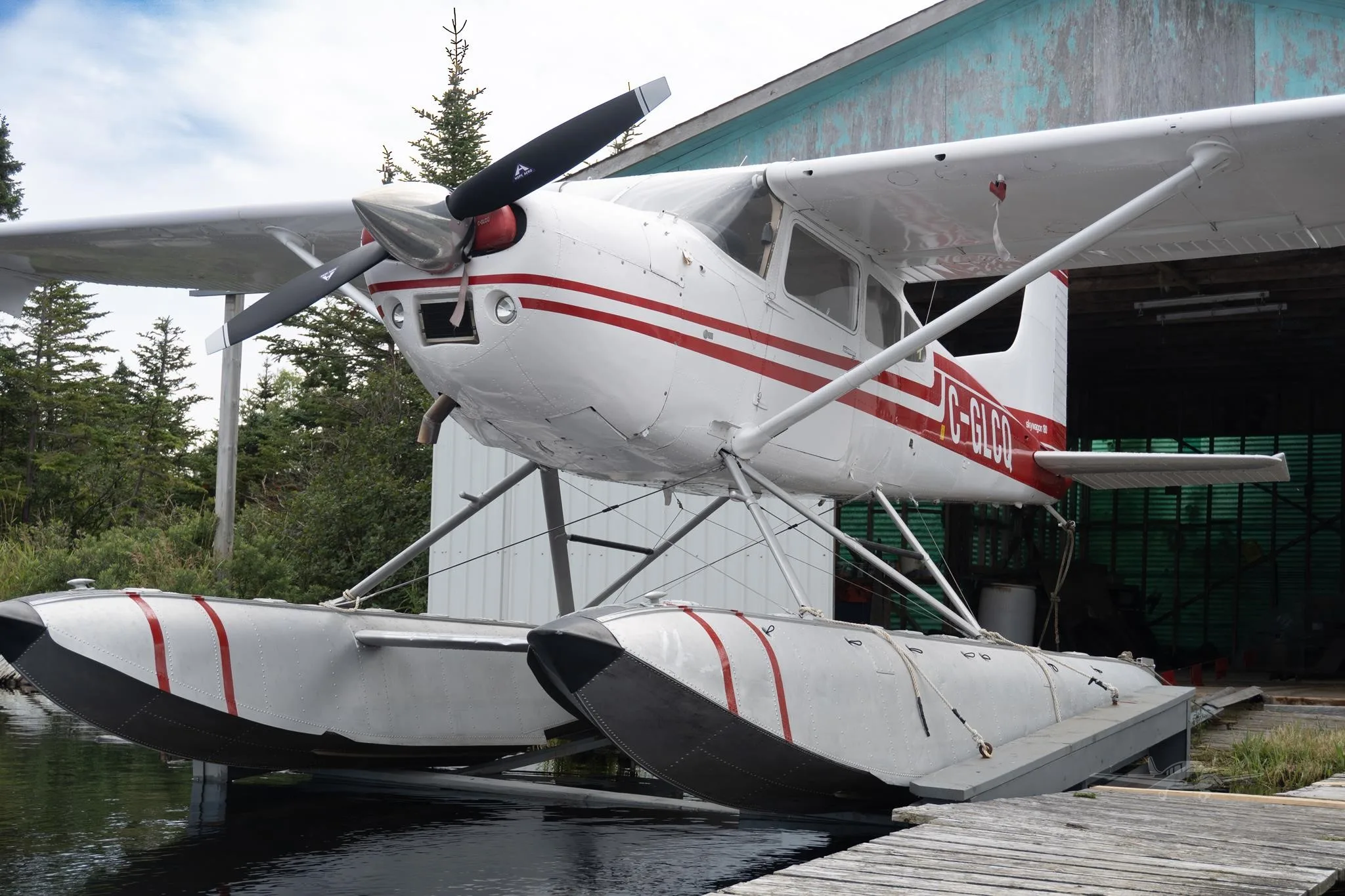 Exterior view of a 1974 CESSNA 180J, C-GLCQ.