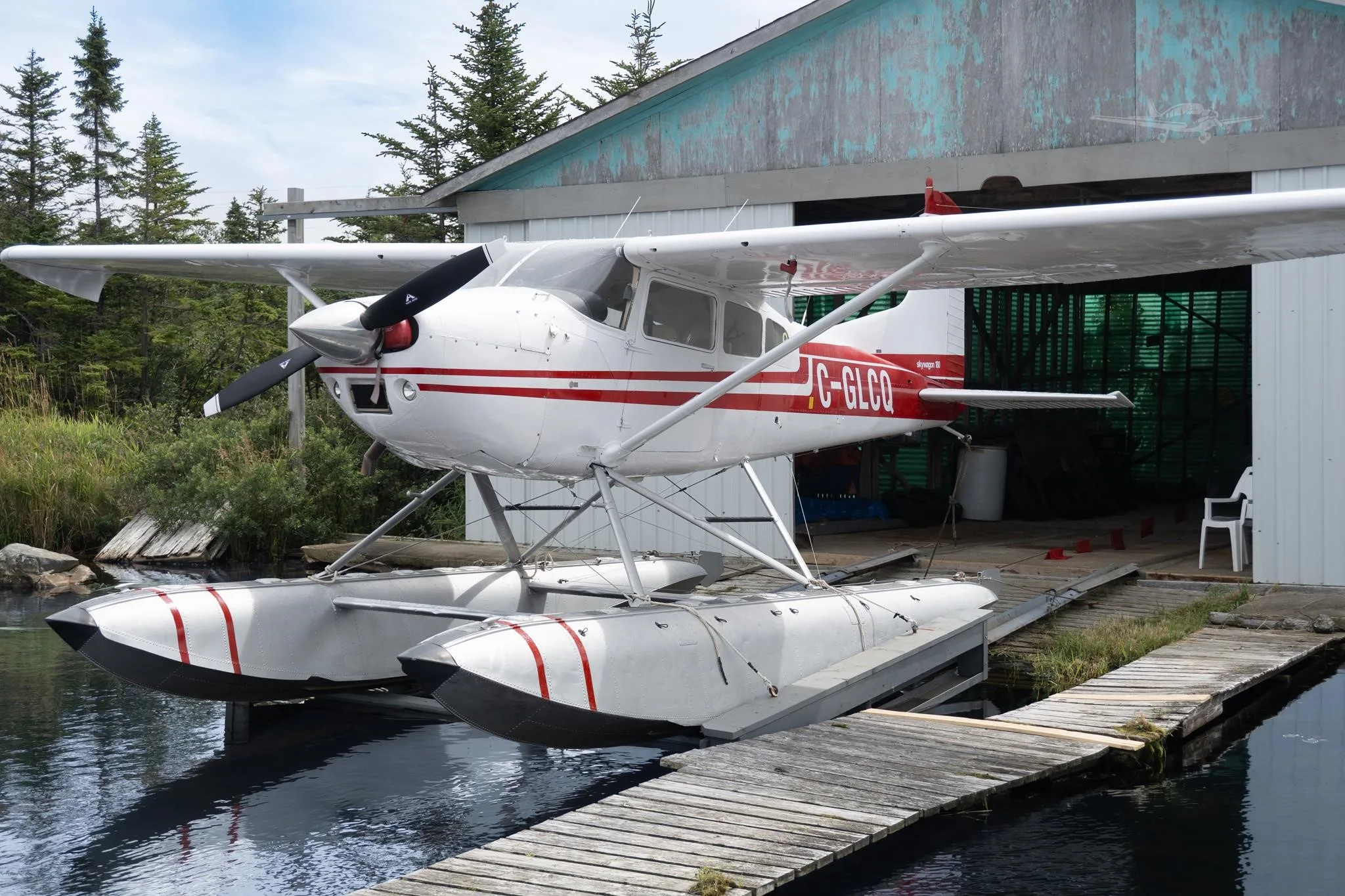 Exterior view of a 1974 CESSNA 180J, C-GLCQ.