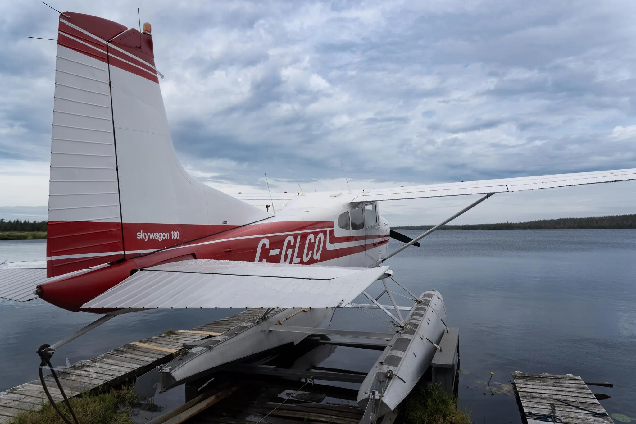 Exterior view of a 1974 CESSNA 180J, C-GLCQ.