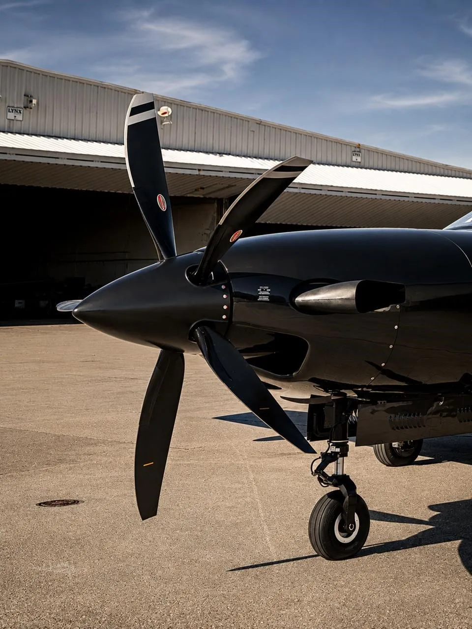 Exterior view of a 2023 PIPER M600 SLS.