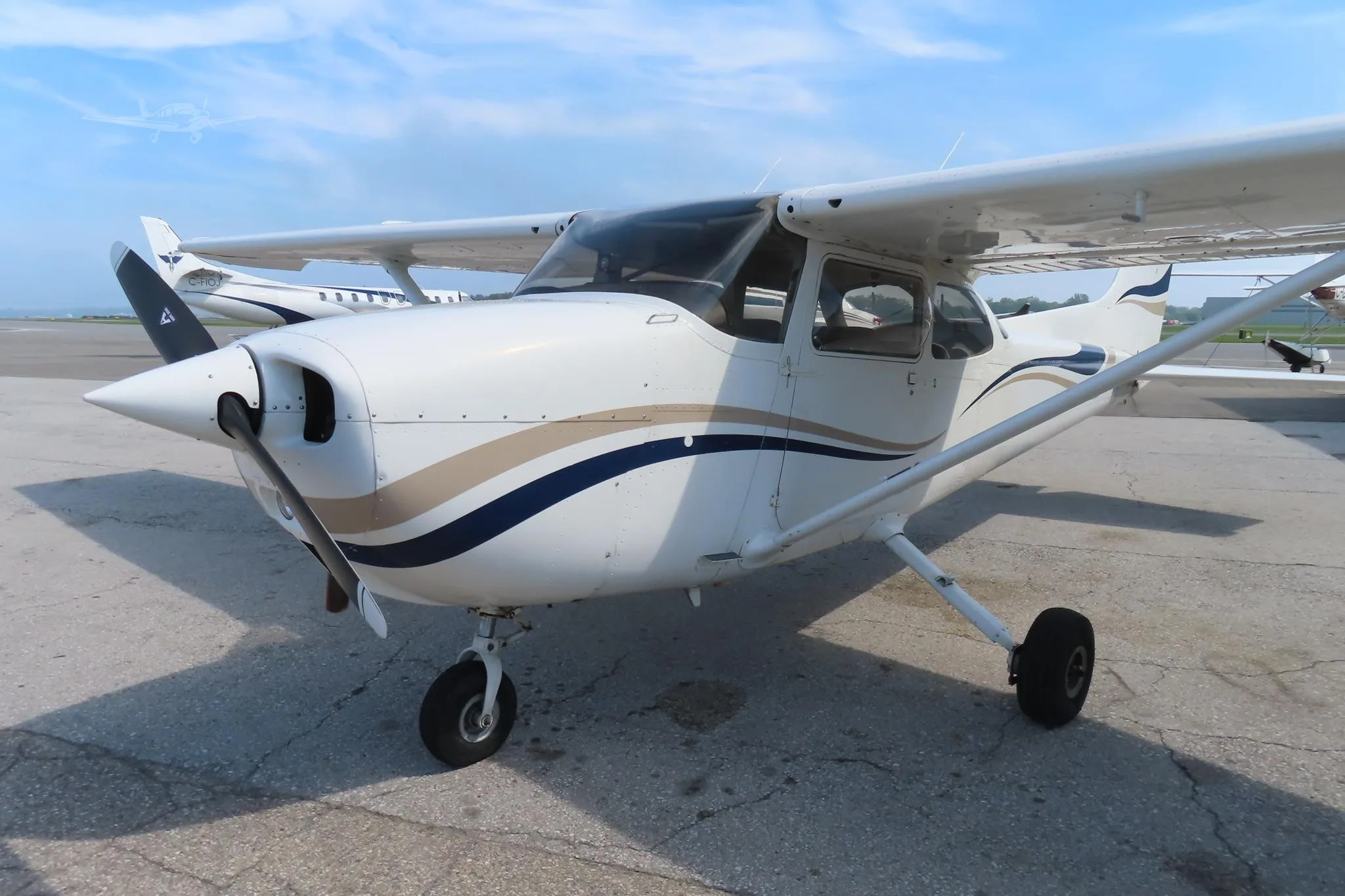 Exterior view of a 1975 CESSNA 172M SKYHAWK, C--GPZB.