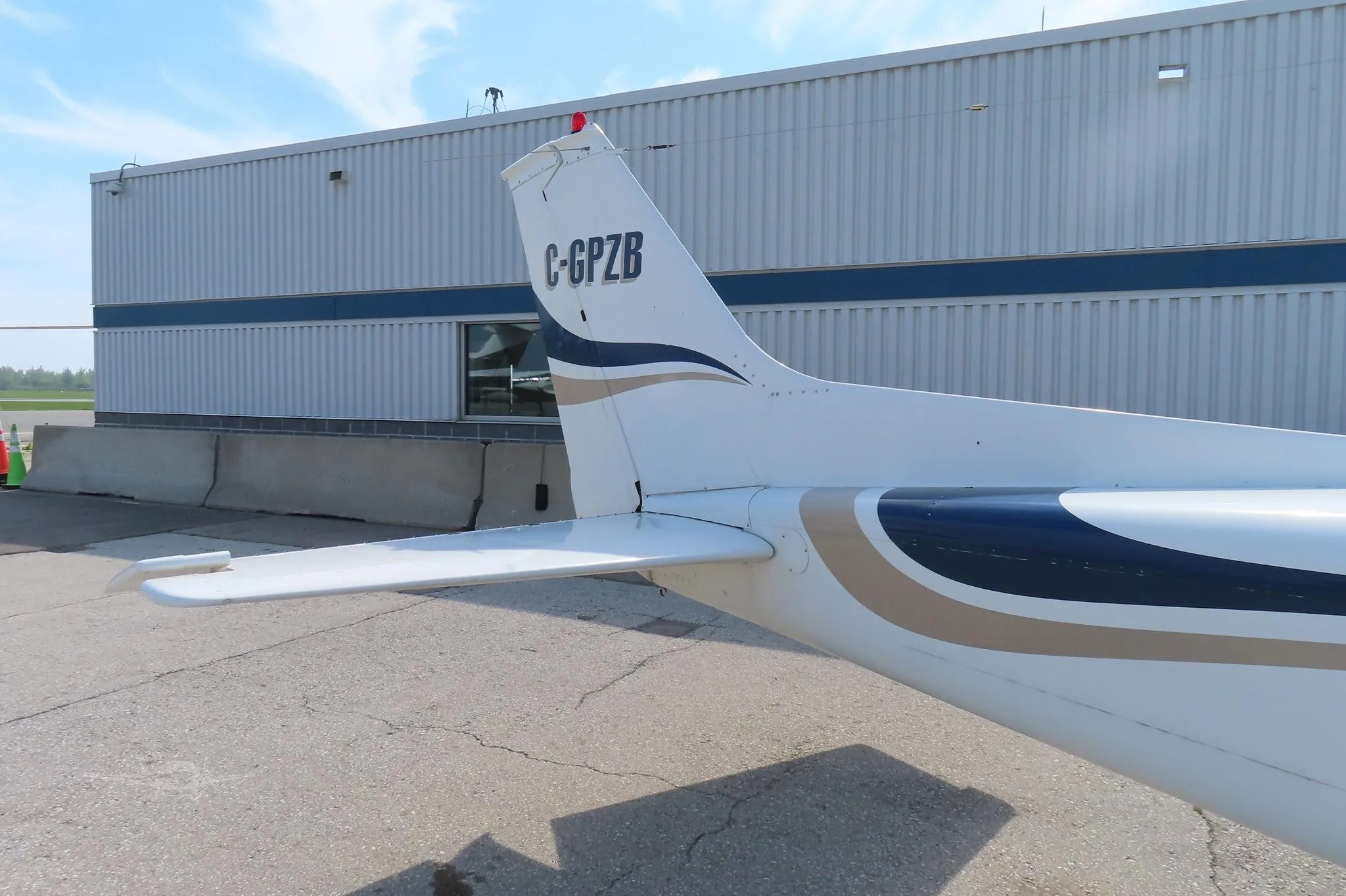Exterior view of a 1975 CESSNA 172M SKYHAWK, C--GPZB.