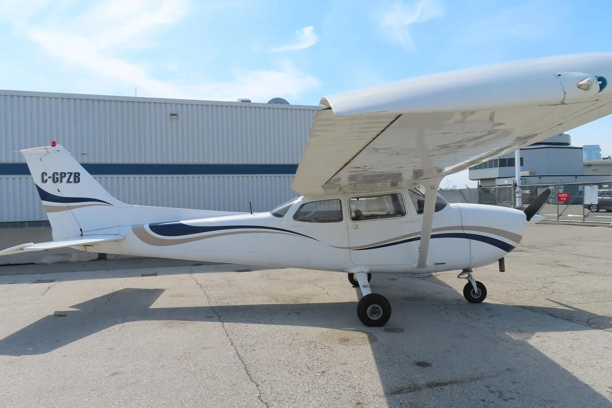 Exterior view of a 1975 CESSNA 172M SKYHAWK, C--GPZB.
