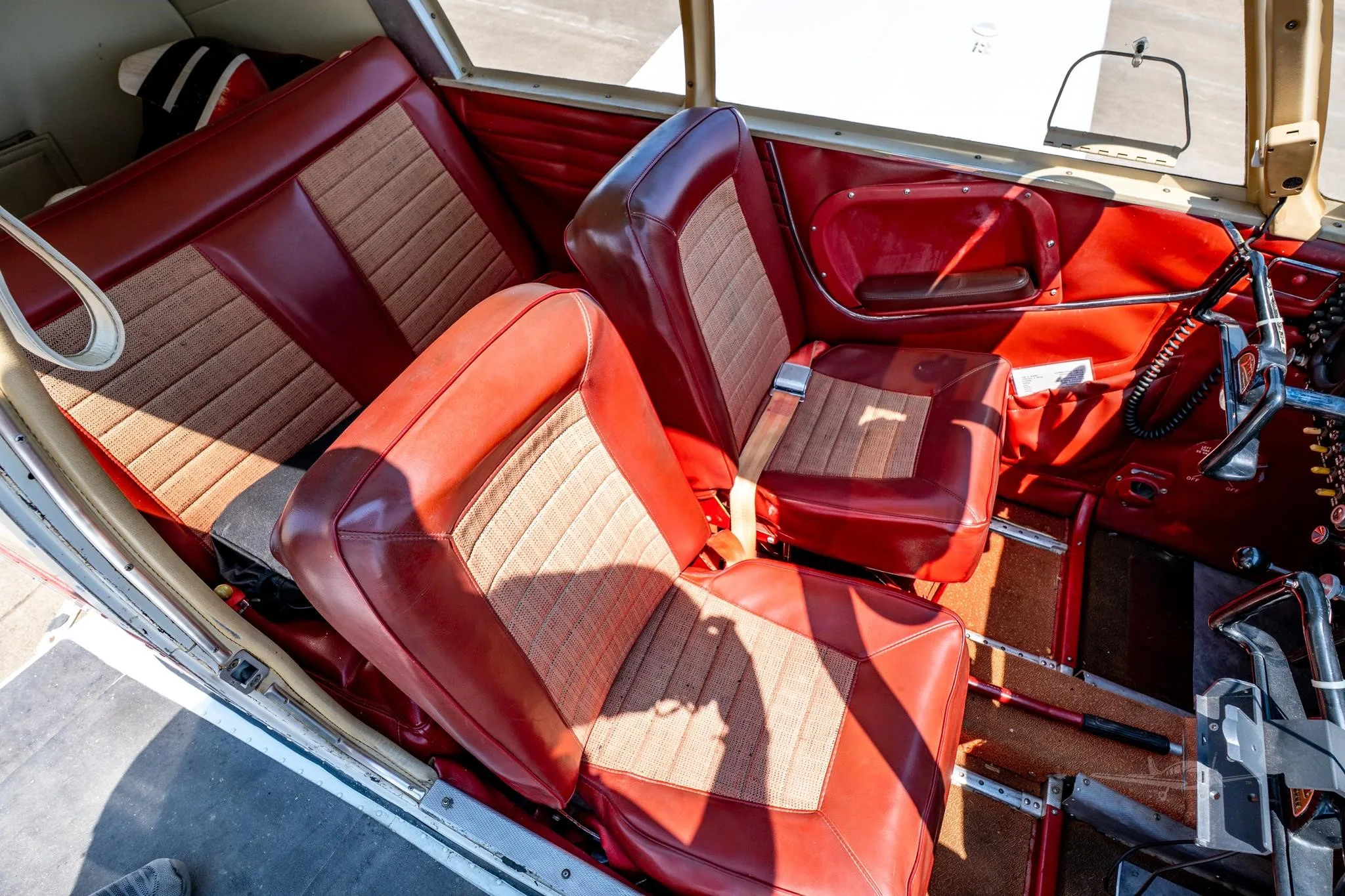 Cabin interior of a 1967 PIPER CHEROKEE 180.