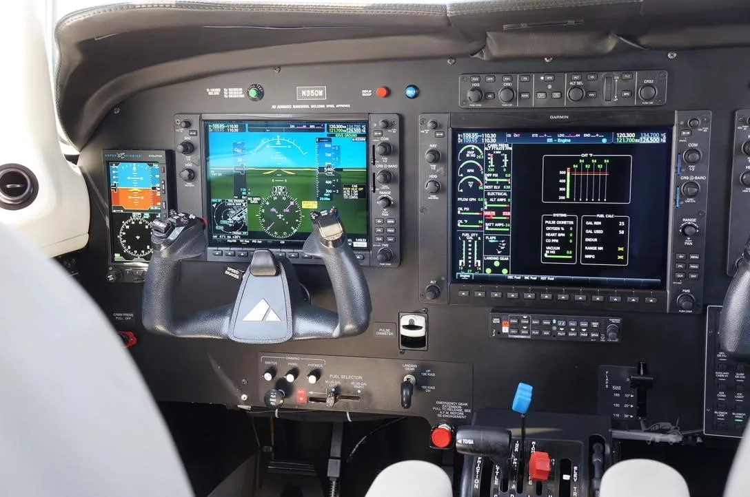 Cockpit and instrument panel of a 2020 PIPER M350.