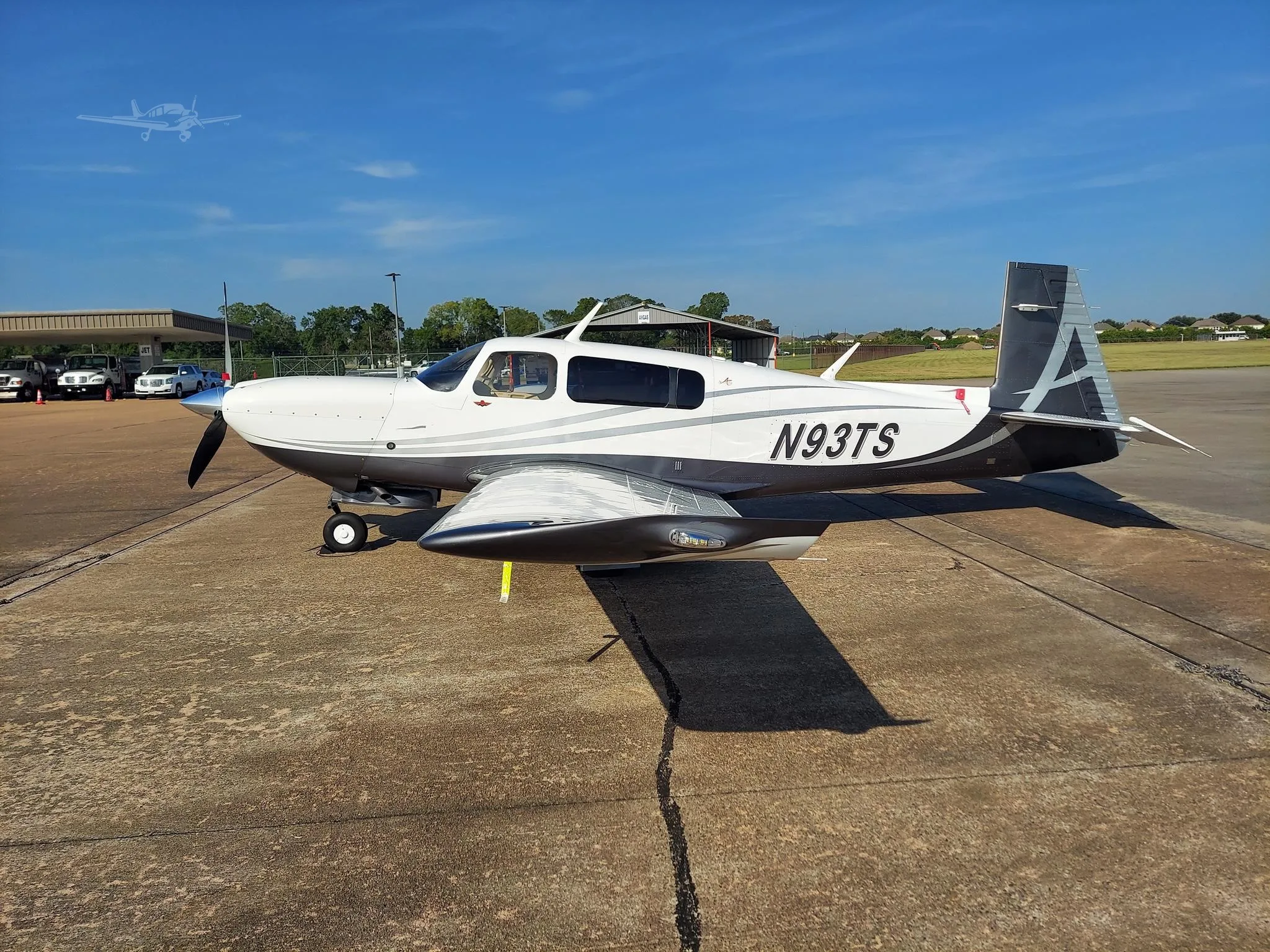 Exterior view of a 2007 MOONEY ACCLAIM, N93TS.