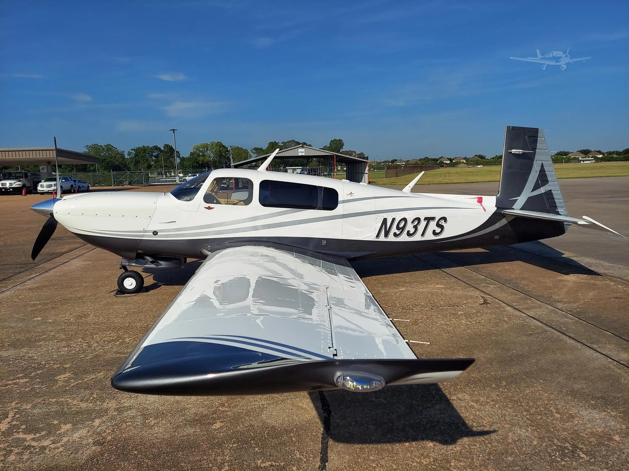 Exterior view of a 2007 MOONEY ACCLAIM, N93TS.