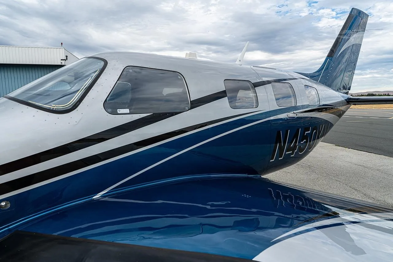 Exterior view of a 2008 PIPER MERIDIAN, N450KM.