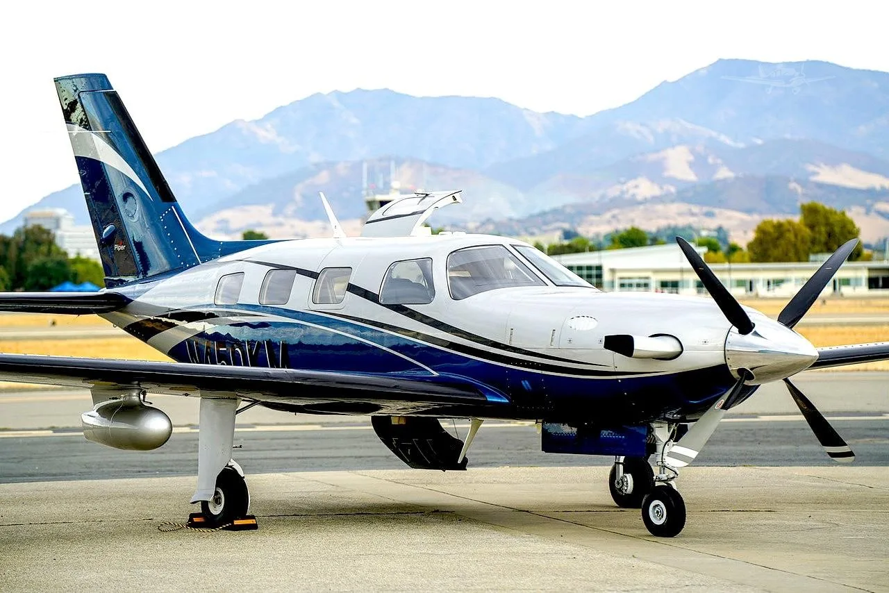 Exterior view of a 2008 PIPER MERIDIAN, N450KM.