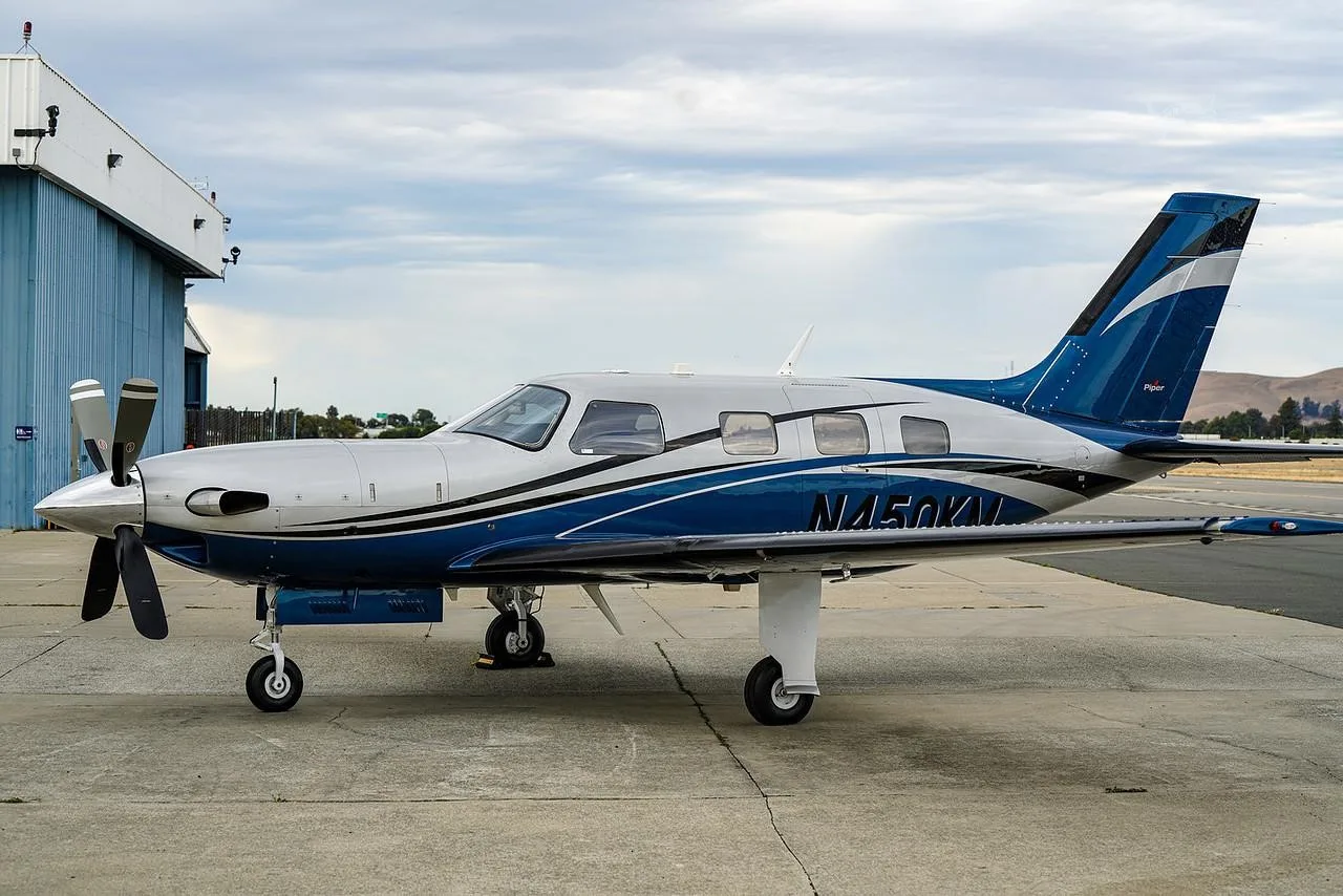 Exterior view of a 2008 PIPER MERIDIAN, N450KM.