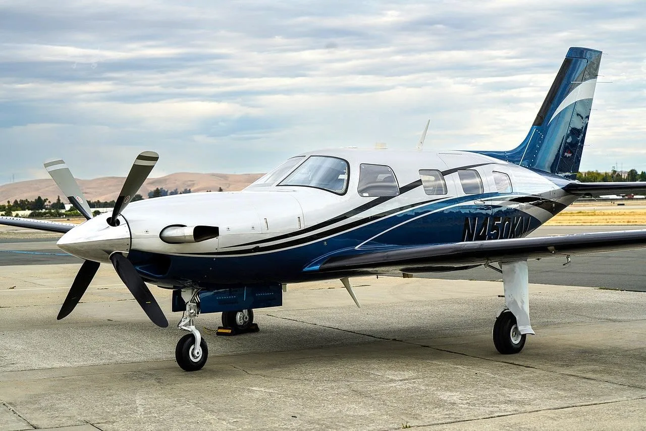 Exterior view of a 2008 PIPER MERIDIAN, N450KM.