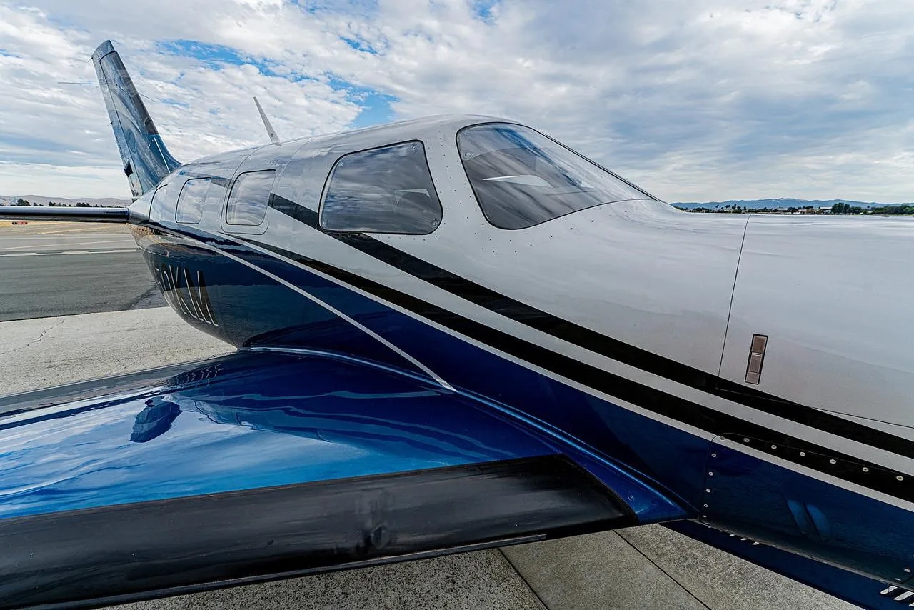 Exterior view of a 2008 PIPER MERIDIAN, N450KM.