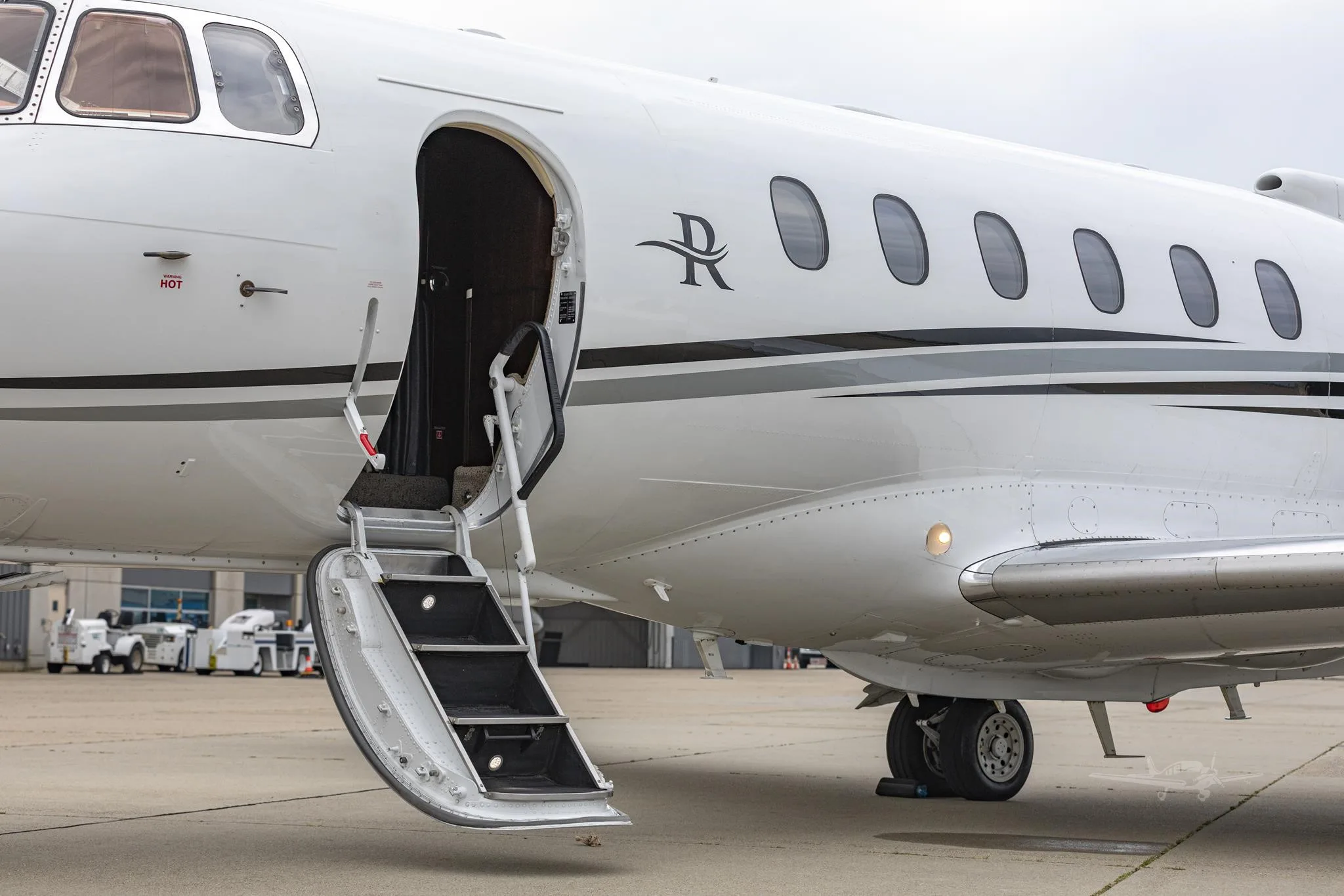 Exterior view of a 2008 HAWKER 900XP, N1980R.