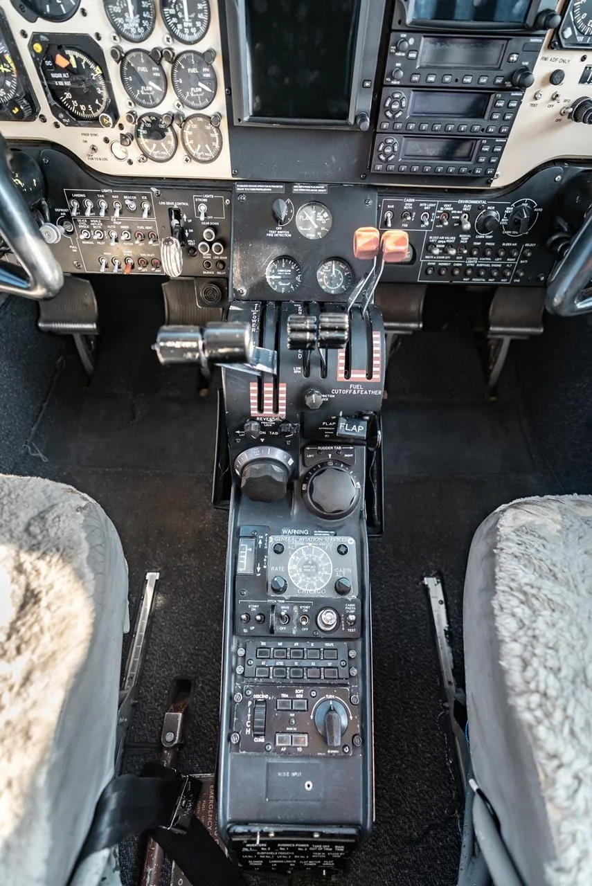 Cockpit and instrument panel of a 1978 BEECHCRAFT KING AIR B100.