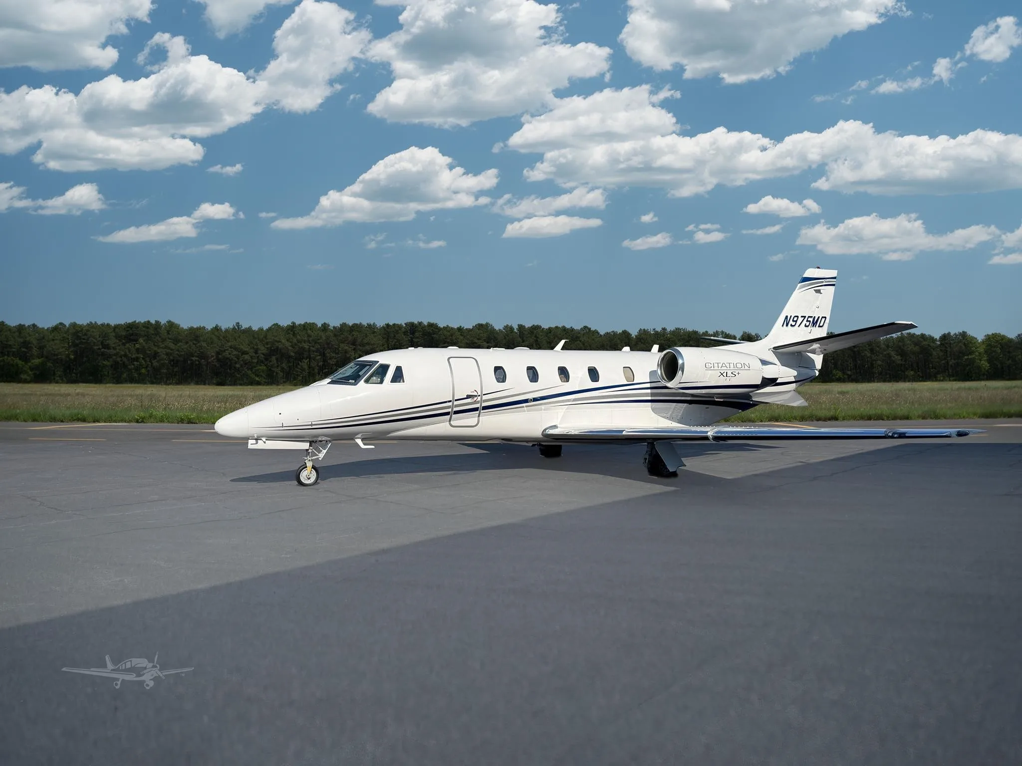 Exterior view of a 2011 CESSNA CITATION XLS+, N975MD.