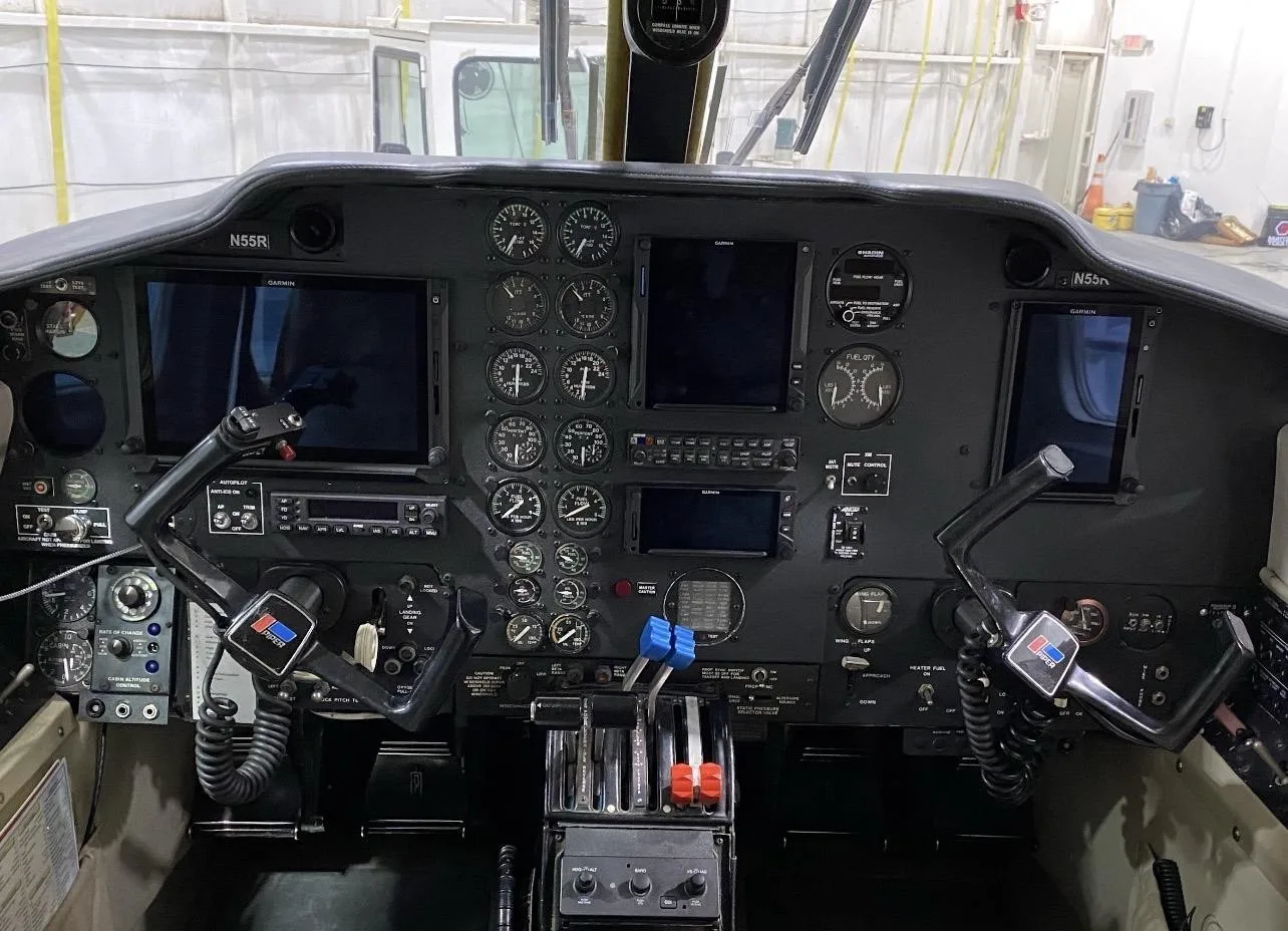 Cockpit and instrument panel of a 1976 PIPER CHEYENNE II.