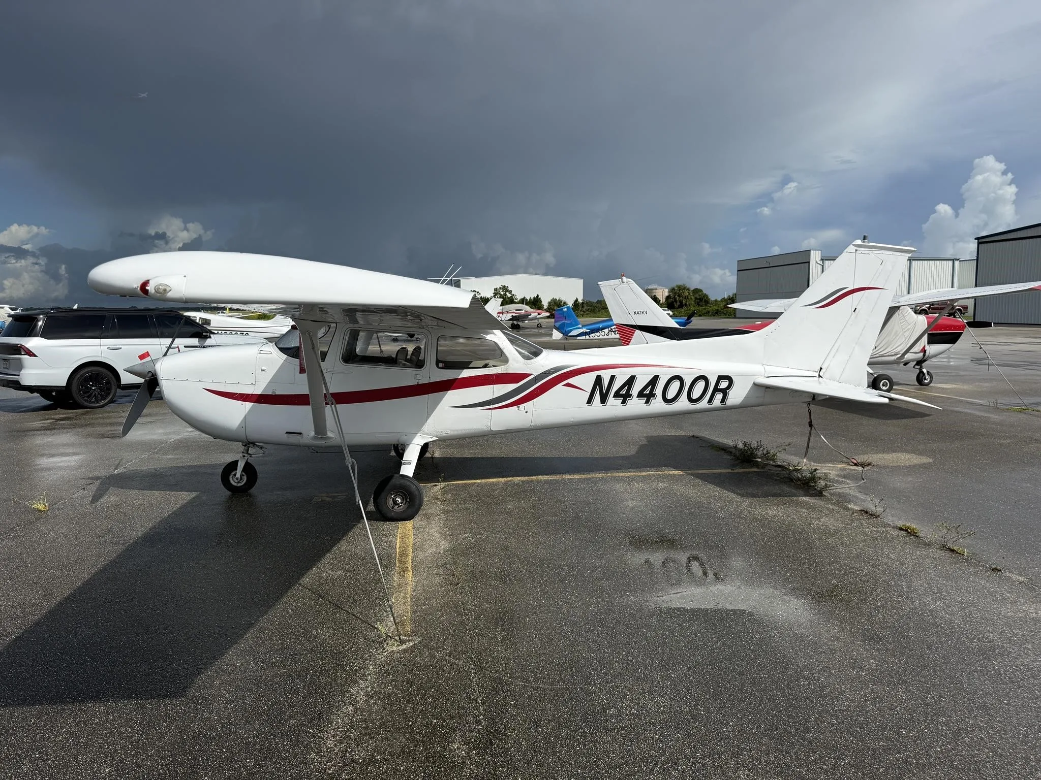 Exterior view of a 1974 CESSNA 172M SKYHAWK, N4400R.
