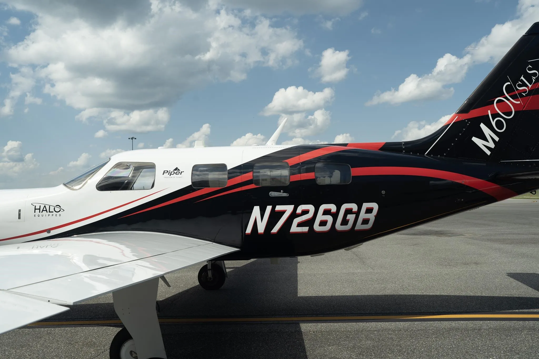 Exterior view of a 2020 PIPER M600 SLS, N726GB.