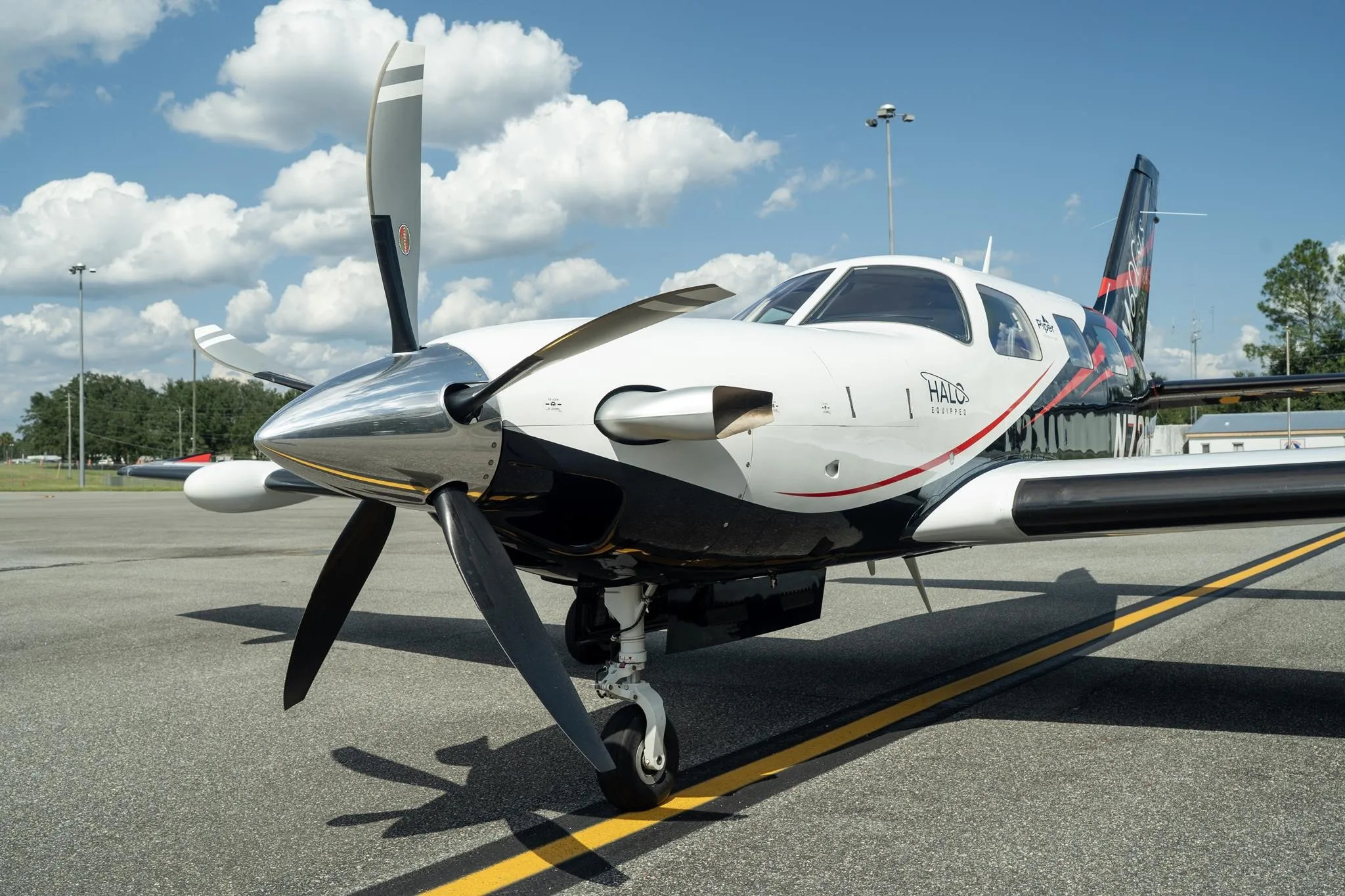 Exterior view of a 2020 PIPER M600 SLS, N726GB.