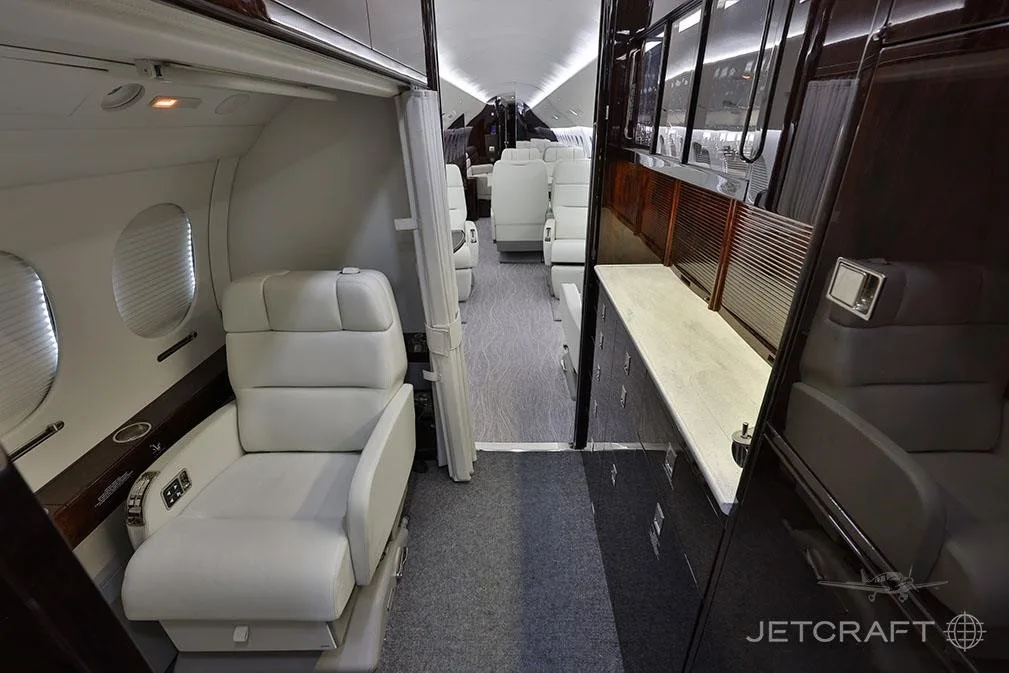 Cabin interior of a 2006 DASSAULT FALCON 7X.