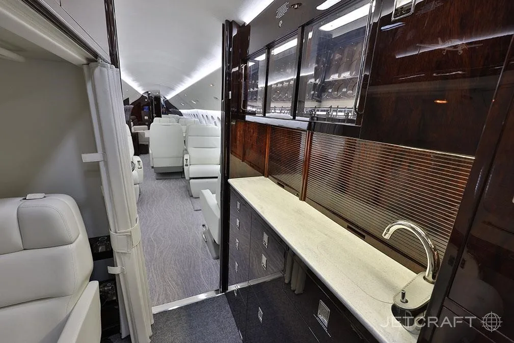 Cabin interior of a 2006 DASSAULT FALCON 7X.