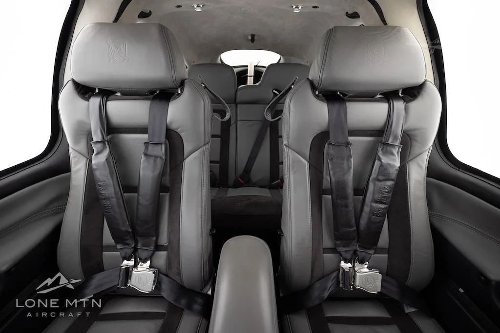 Cabin interior of a 2023 CIRRUS SR22-G6 TURBO.