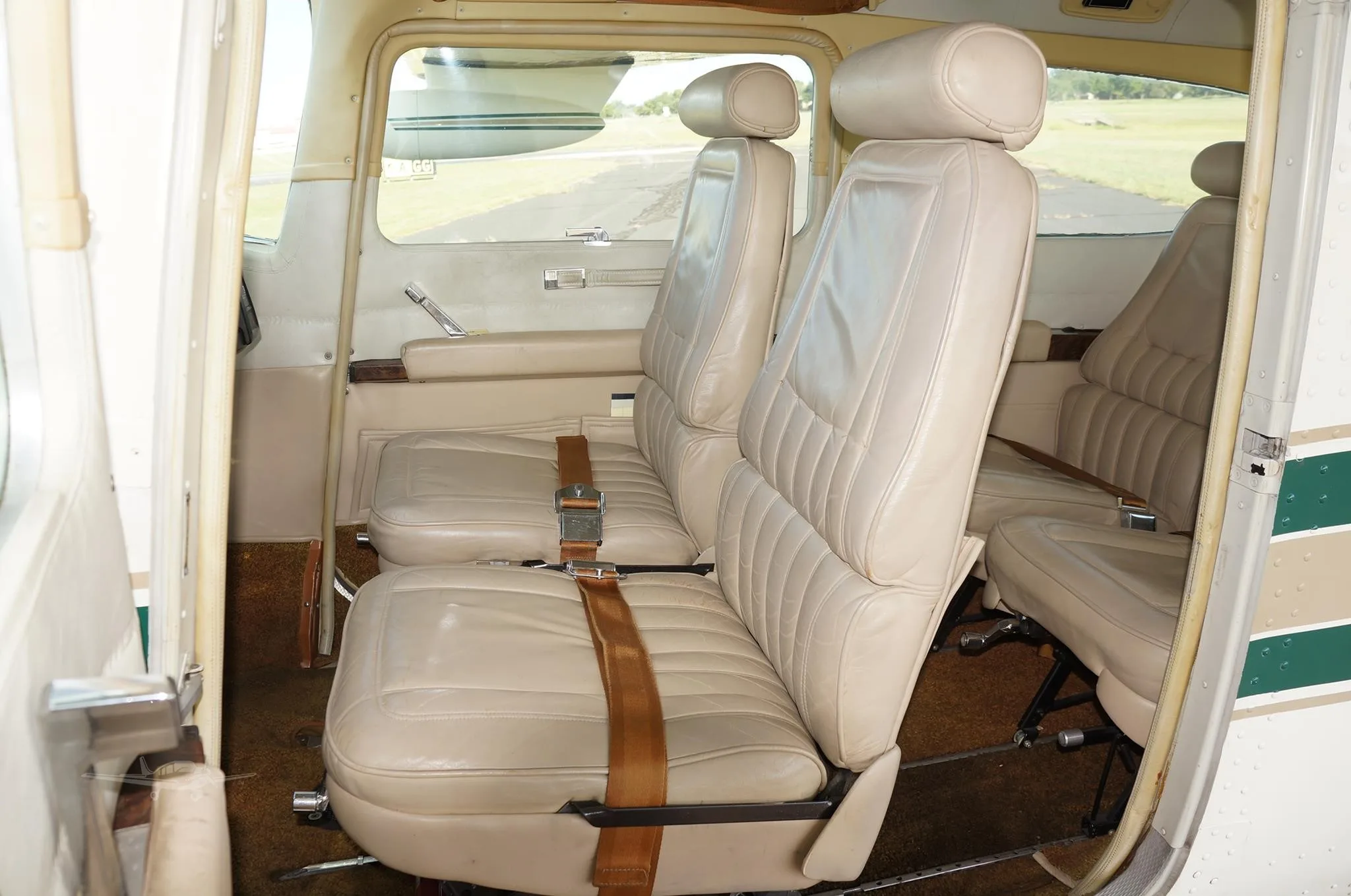 1983 CESSNA 210N