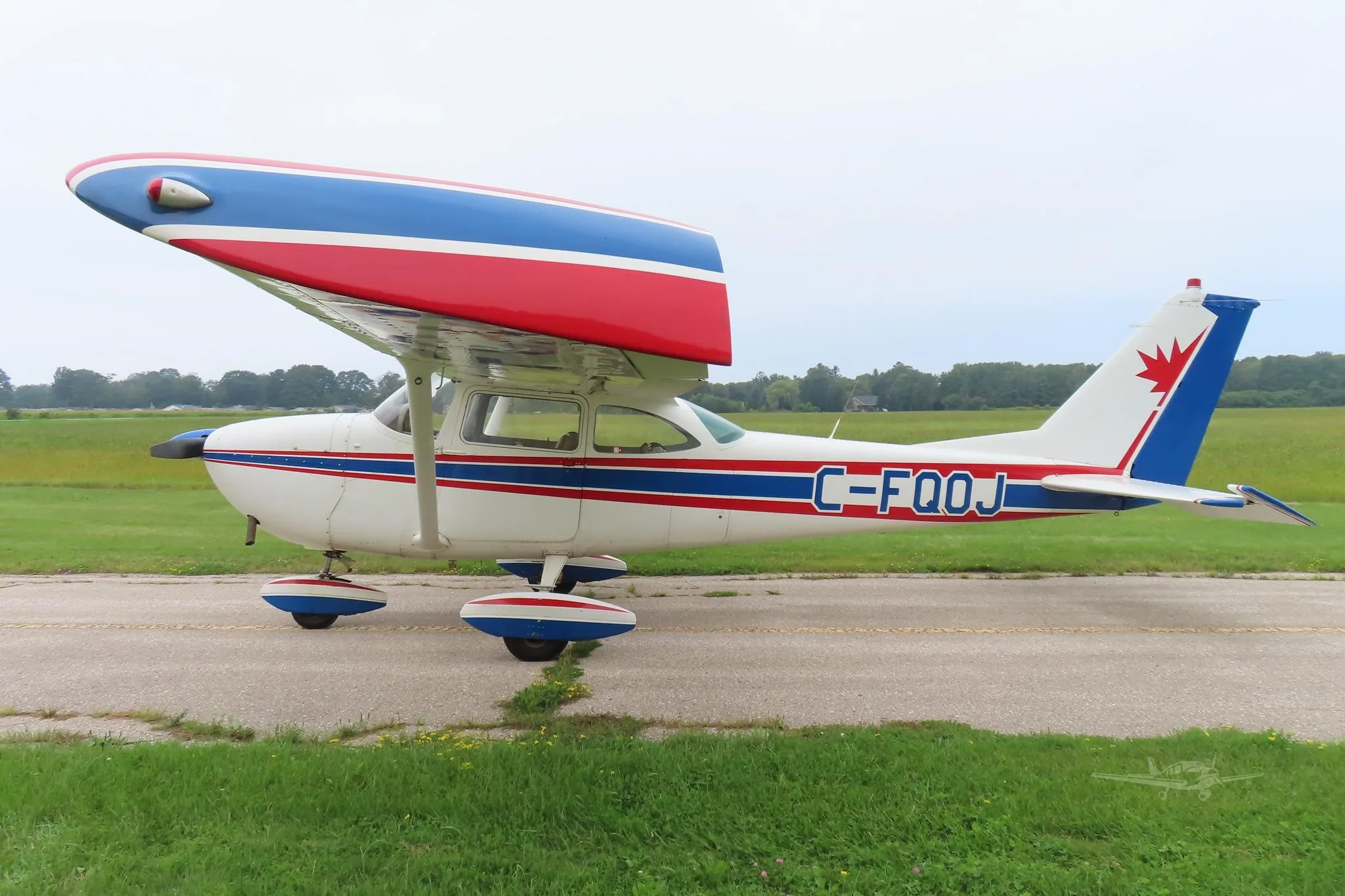 Exterior view of a 1966 CESSNA 172 SKYHAWK, C-GQOJ.