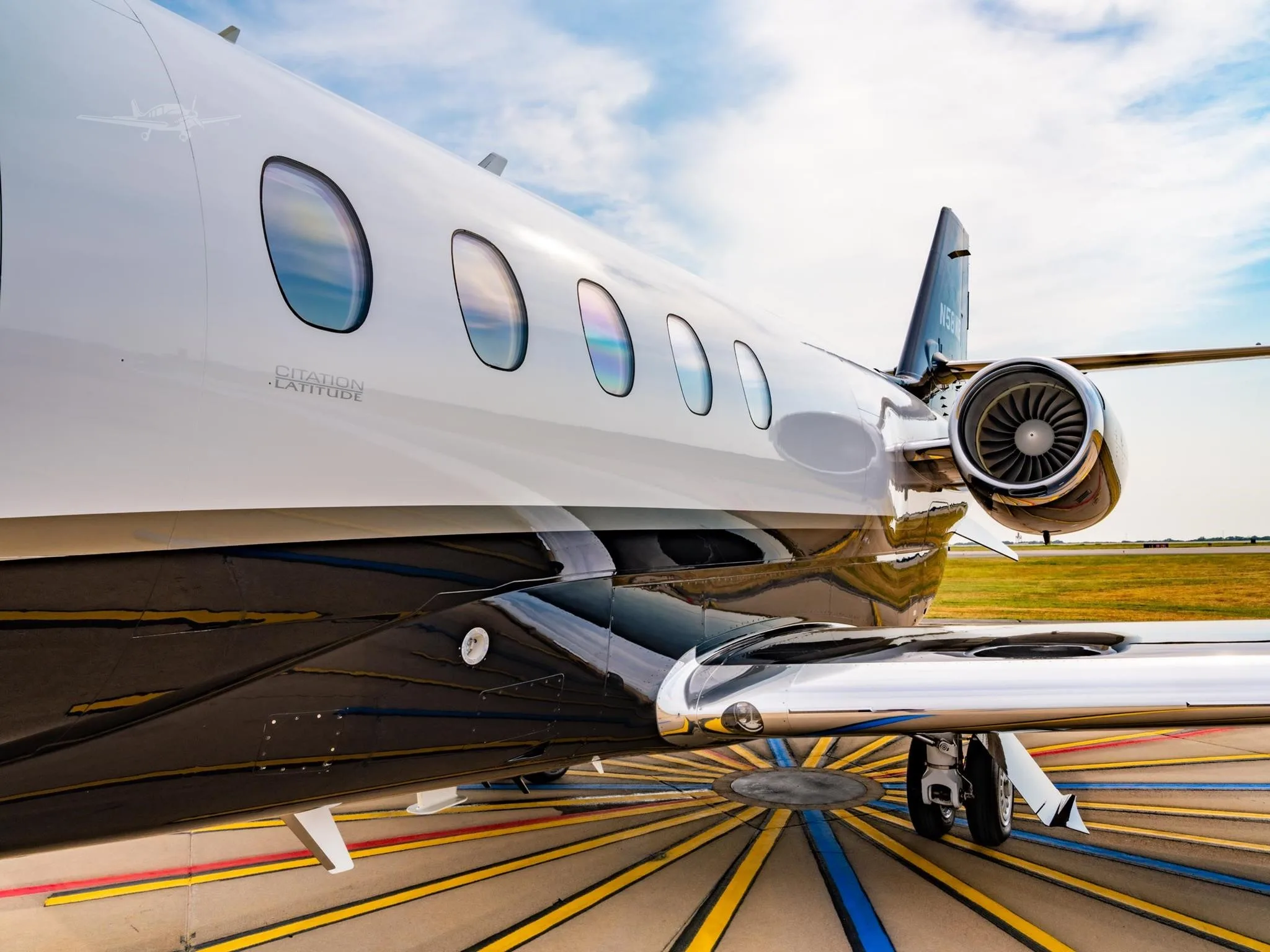 Exterior view of a 2016 CESSNA CITATION LATITUDE, N58WE.