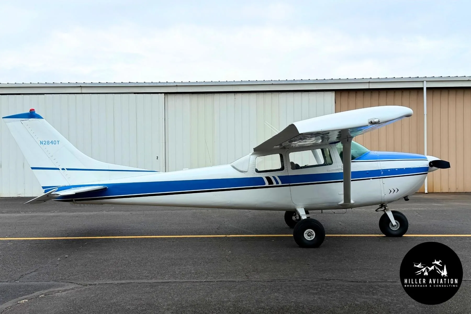 Exterior view of a 1962 CESSNA 182 SKYLANE, N2840Y.