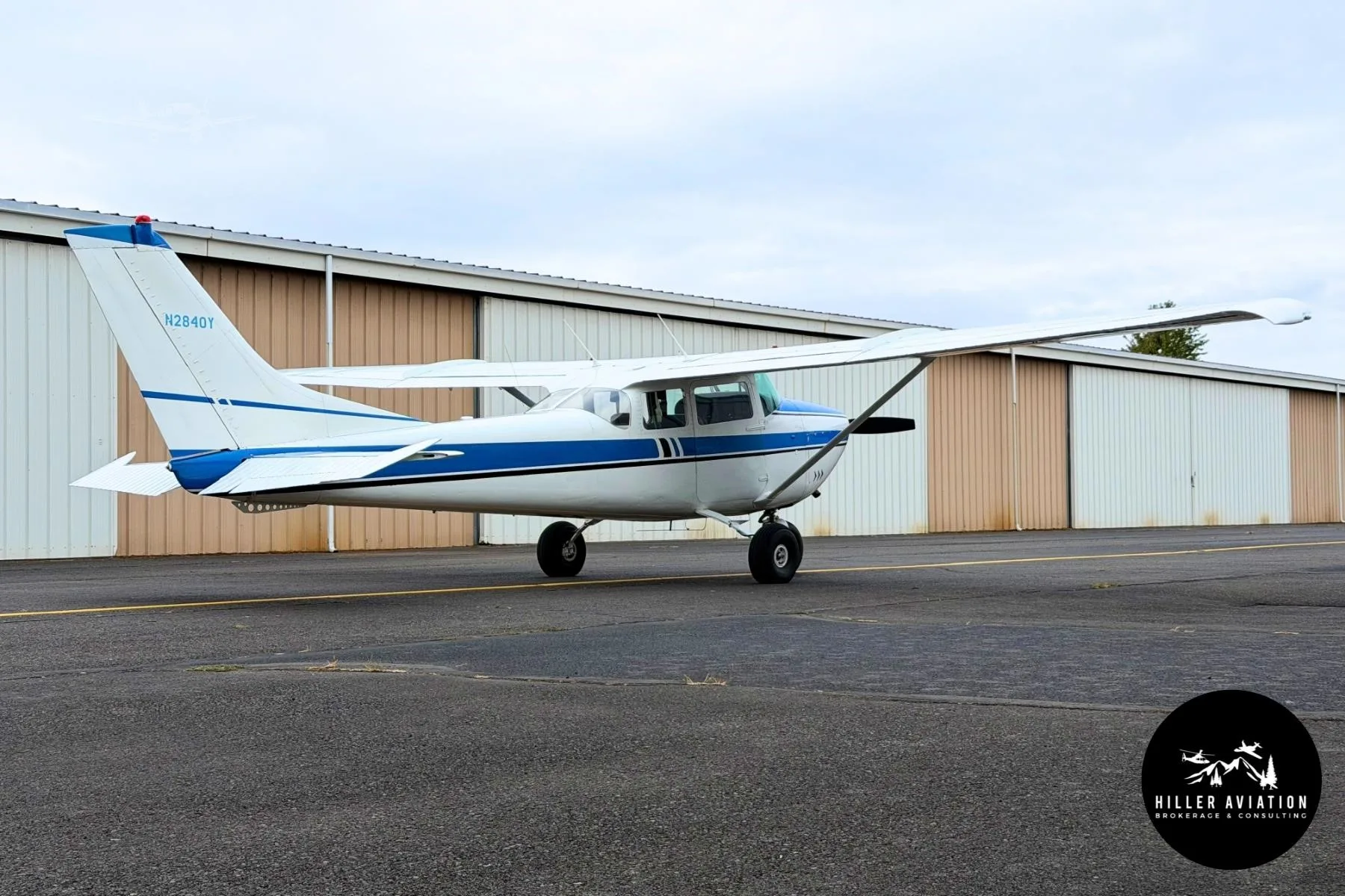 Exterior view of a 1962 CESSNA 182 SKYLANE, N2840Y.