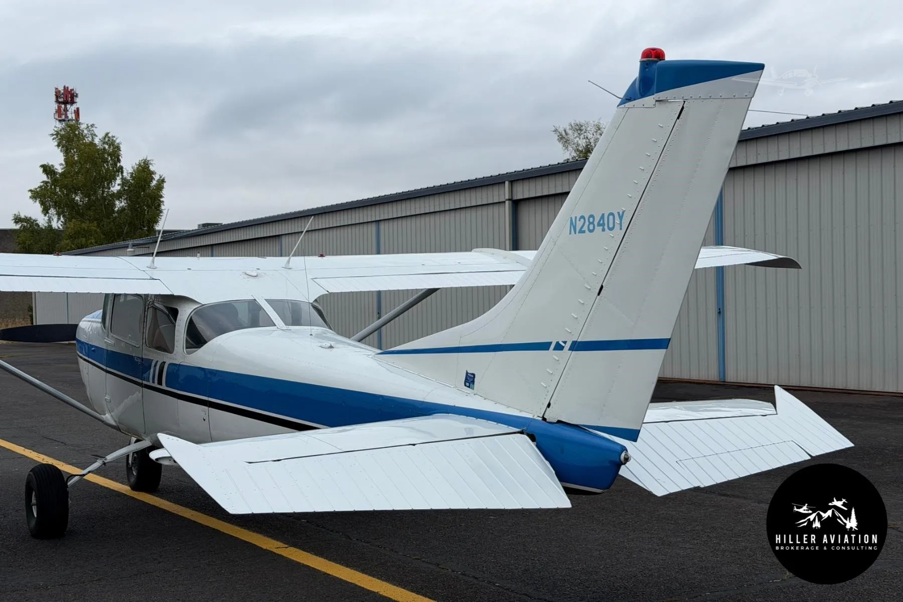 Exterior view of a 1962 CESSNA 182 SKYLANE, N2840Y.