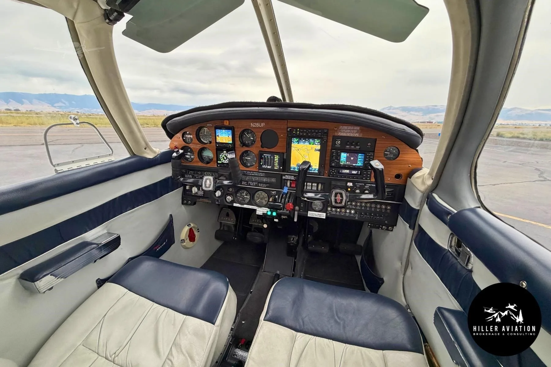 Cockpit and instrument panel of a 1973 PIPER ARROW II.